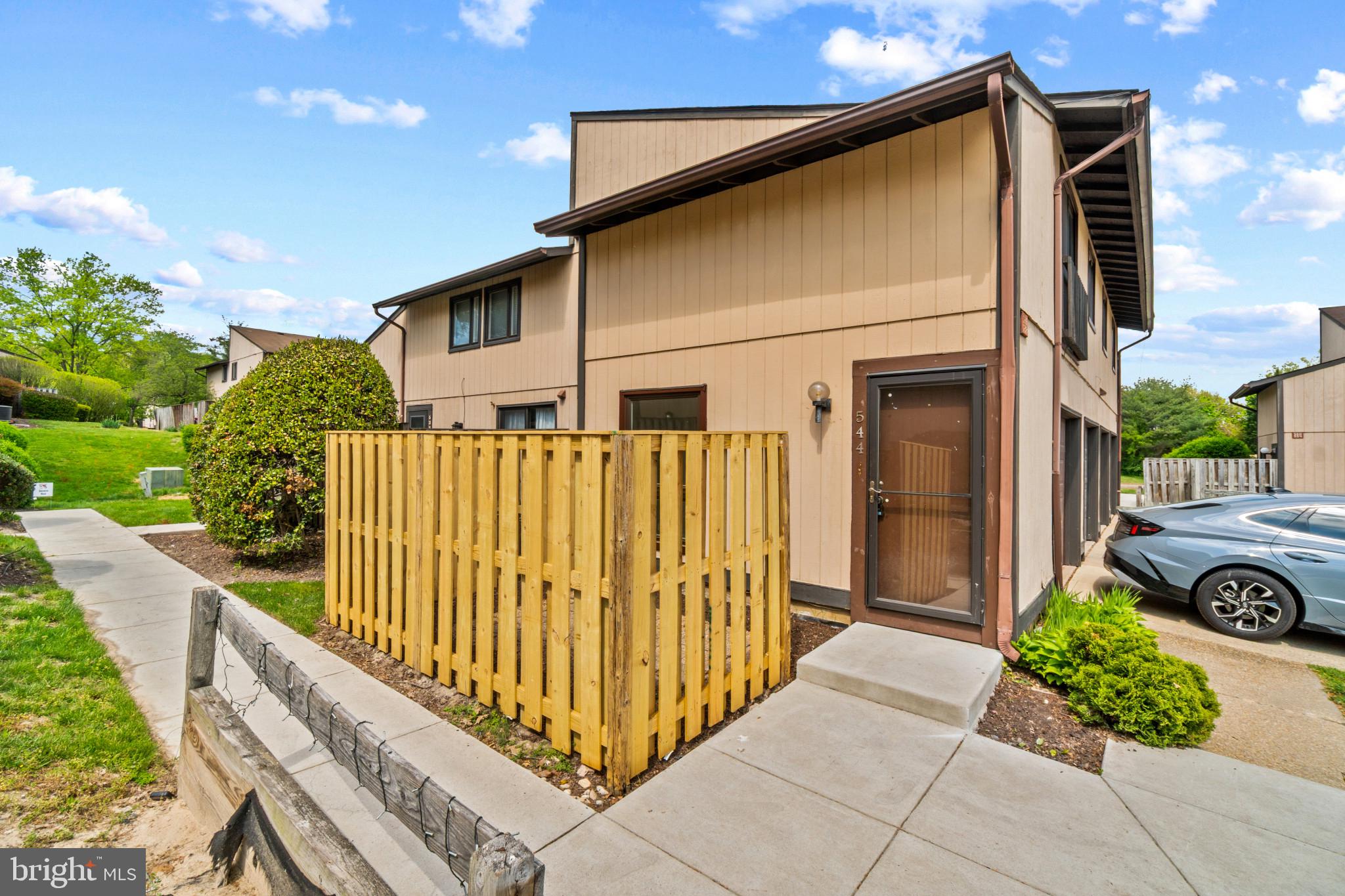 WOODSIDE SQUARE - Residential