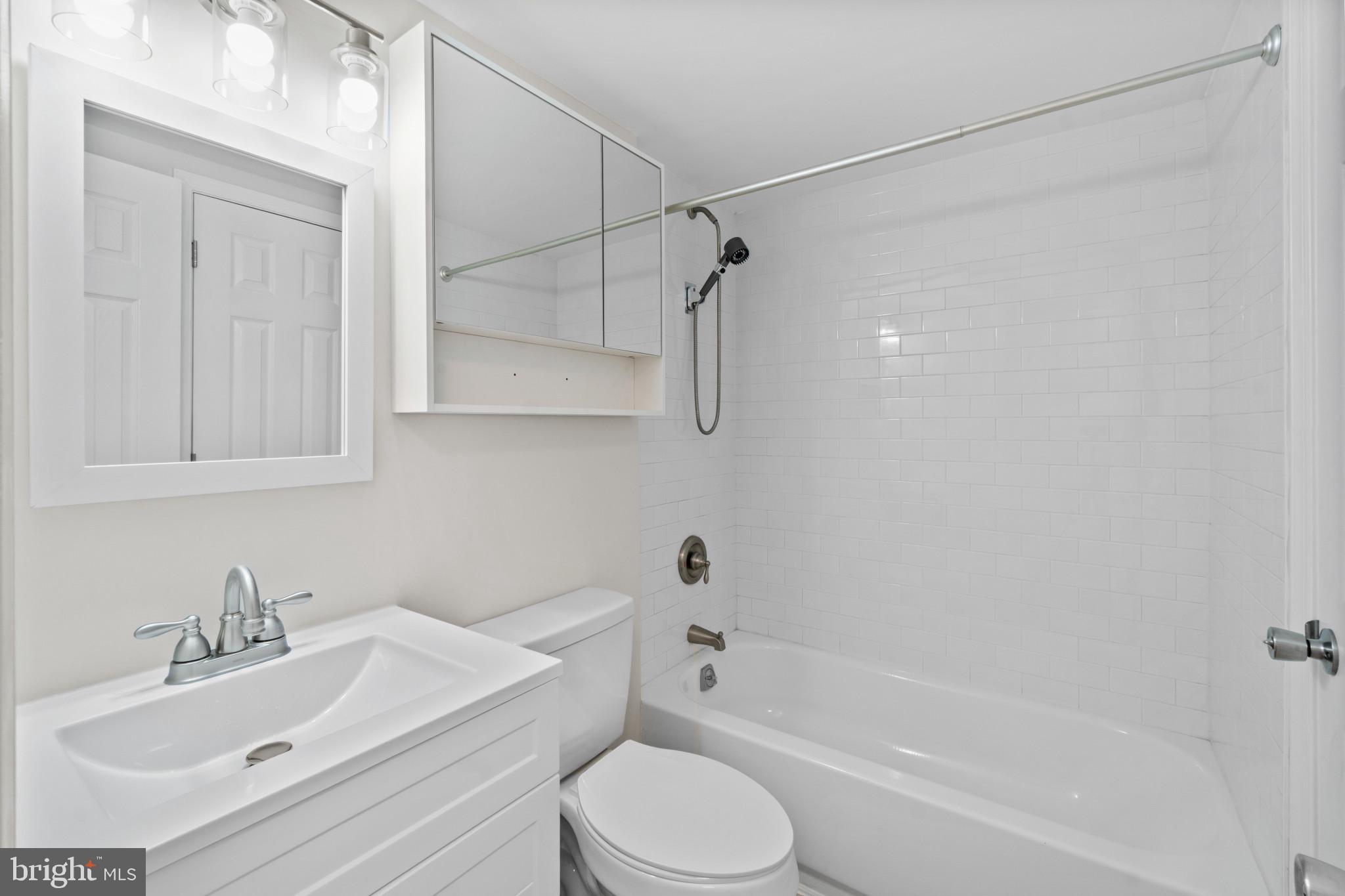 WOODSIDE SQUARE - Residential