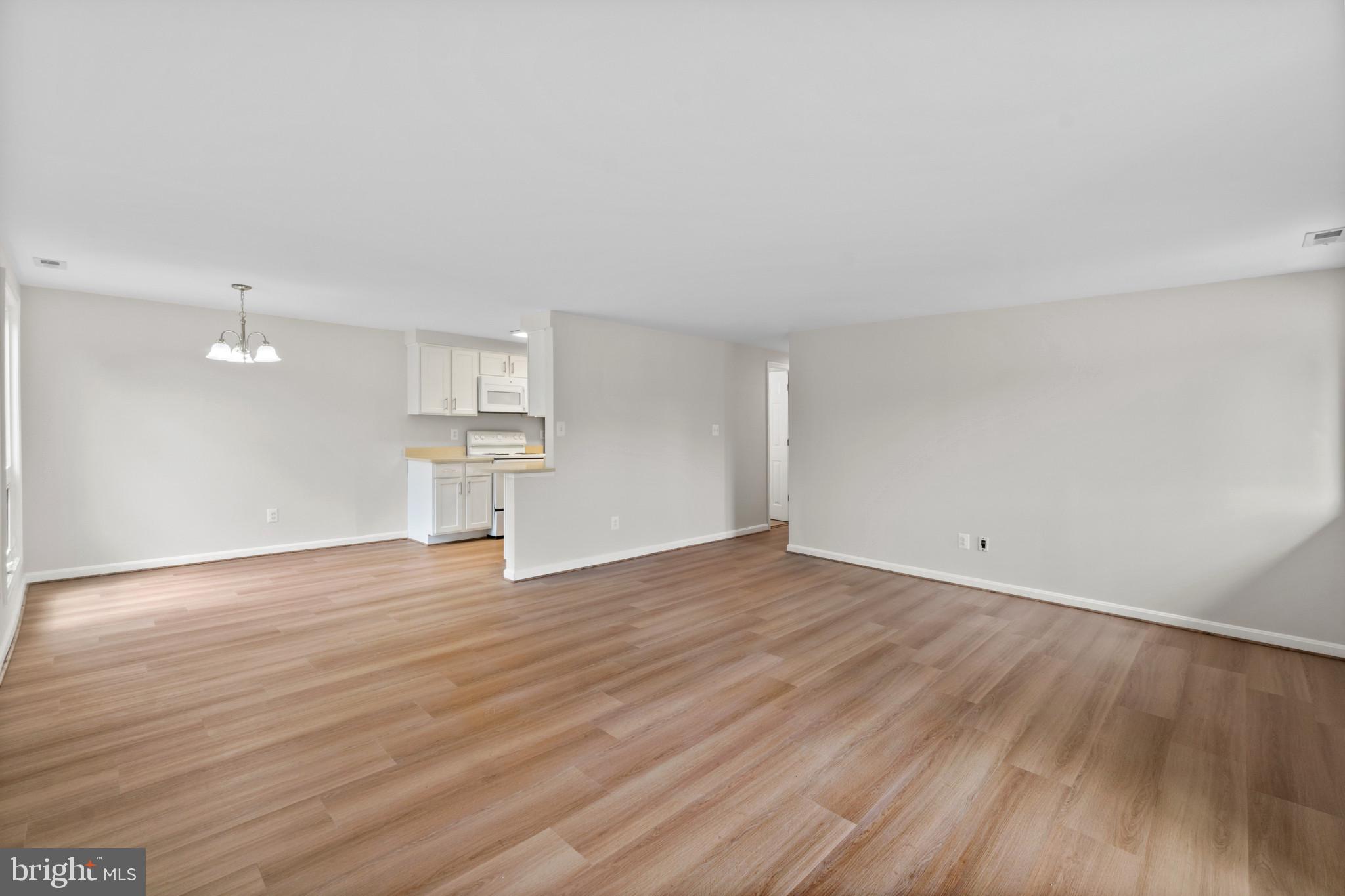 WOODSIDE SQUARE - Residential