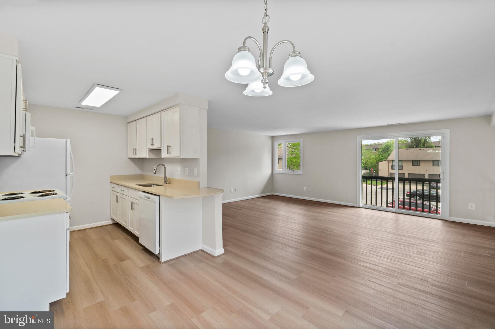 WOODSIDE SQUARE - Residential