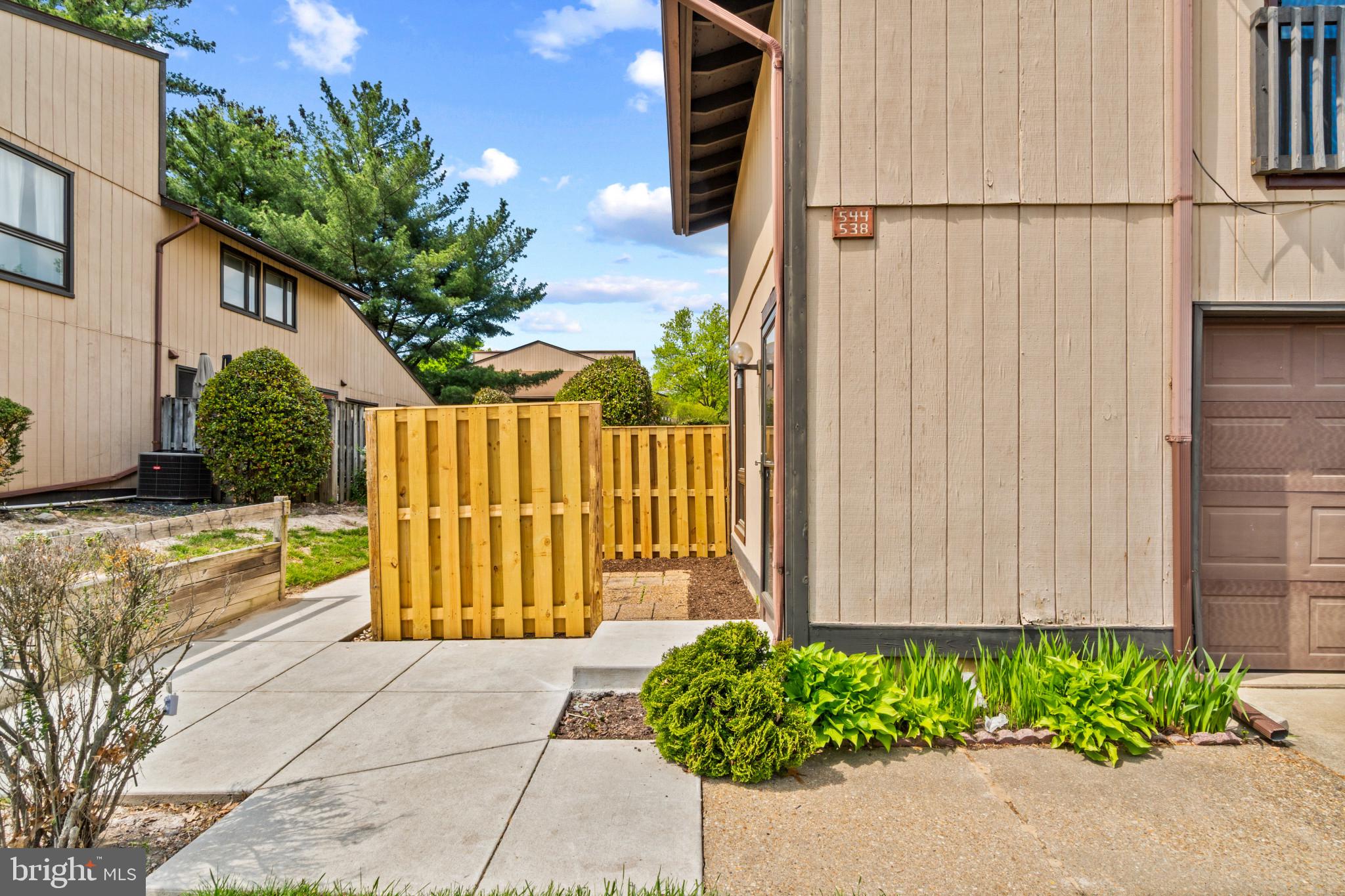 WOODSIDE SQUARE - Residential