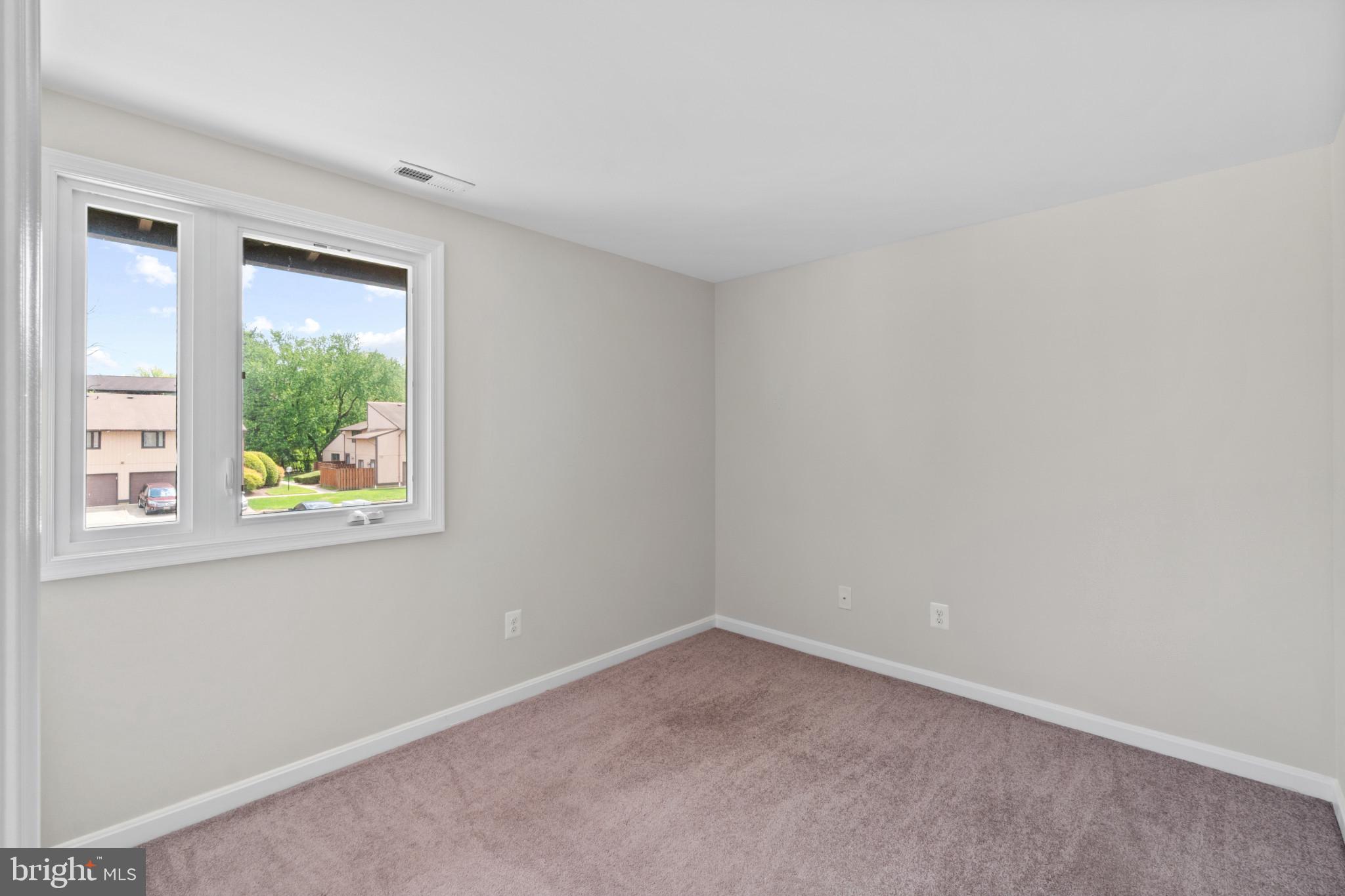 WOODSIDE SQUARE - Residential