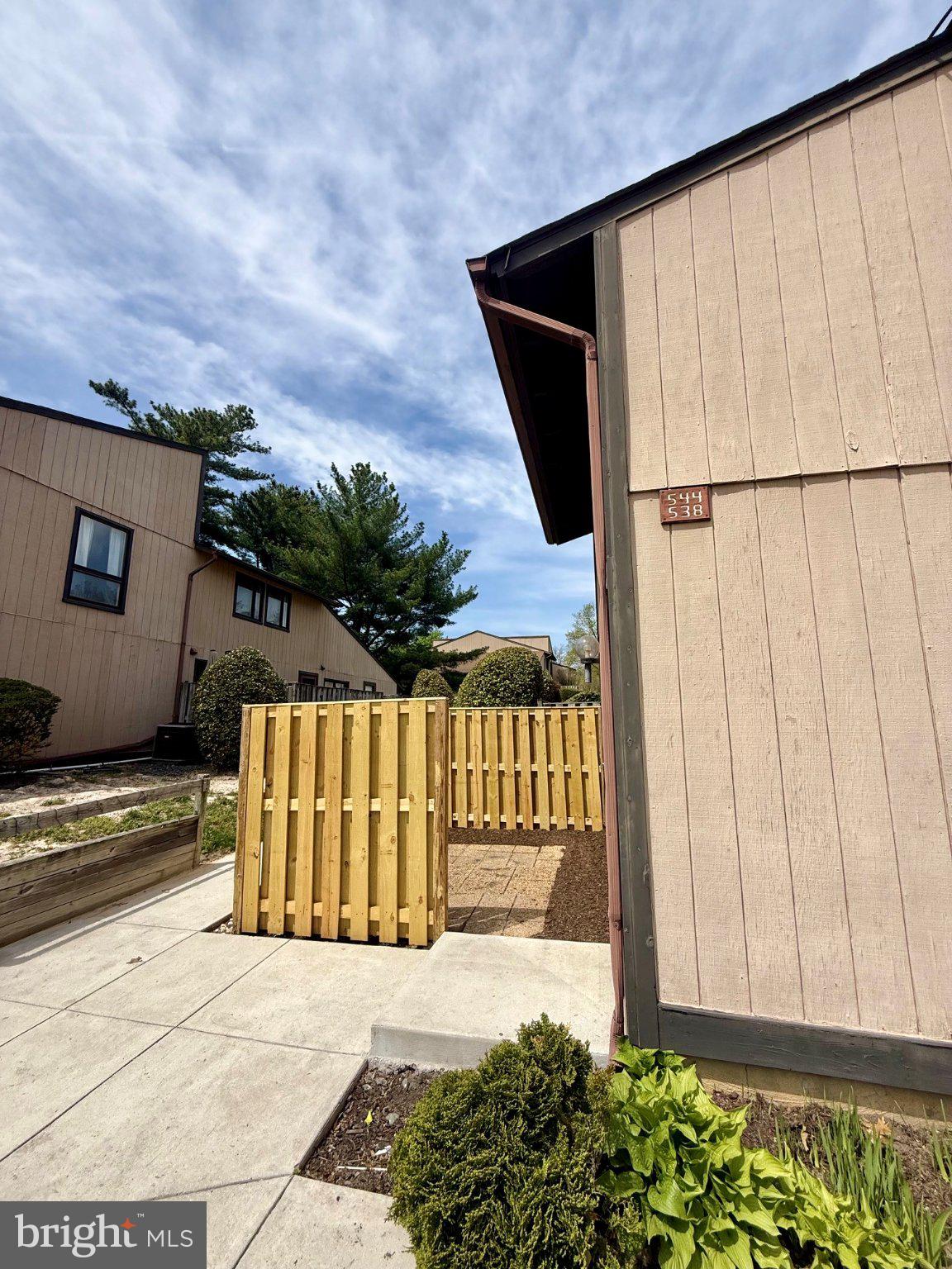 WOODSIDE SQUARE - Residential