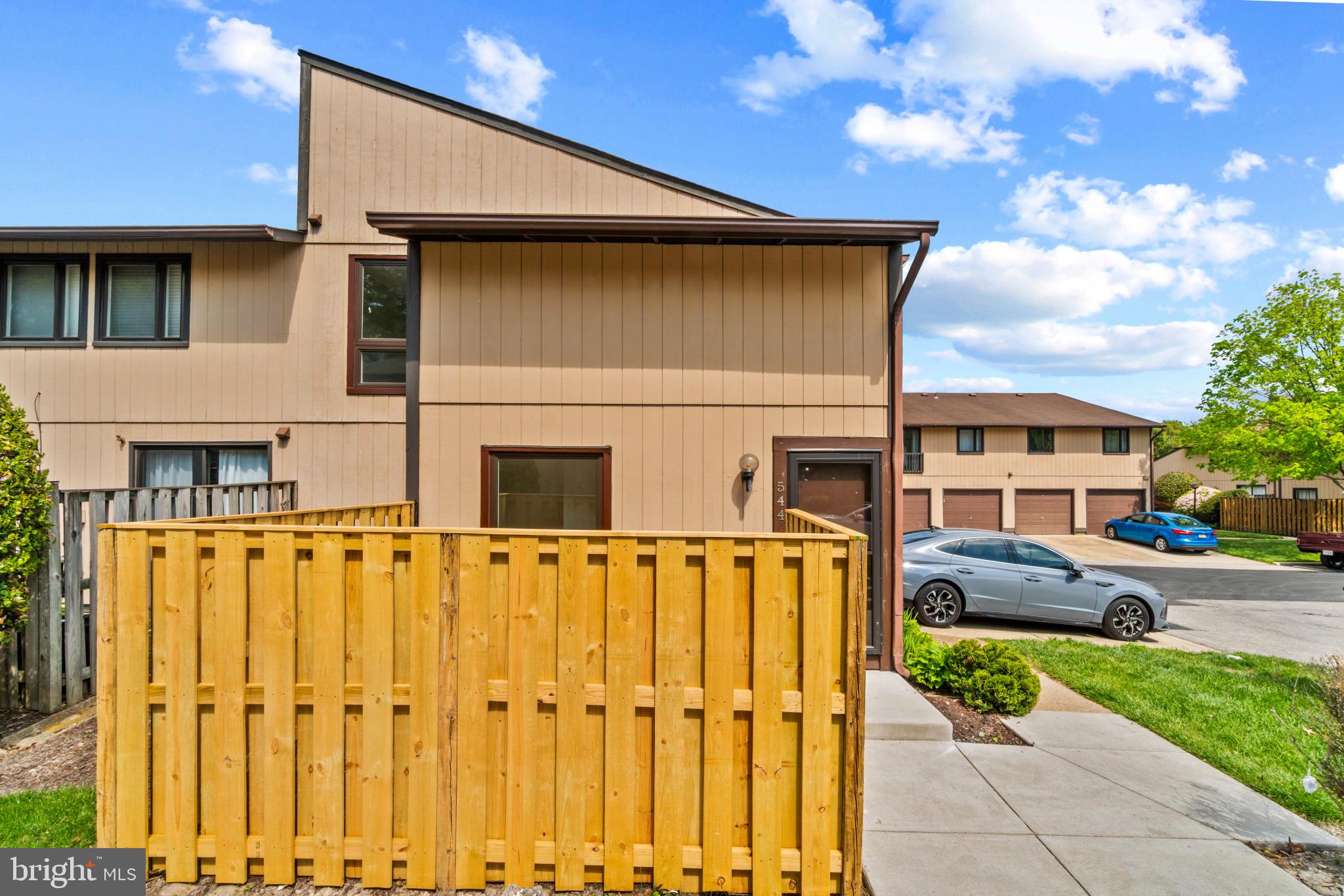 WOODSIDE SQUARE - Residential