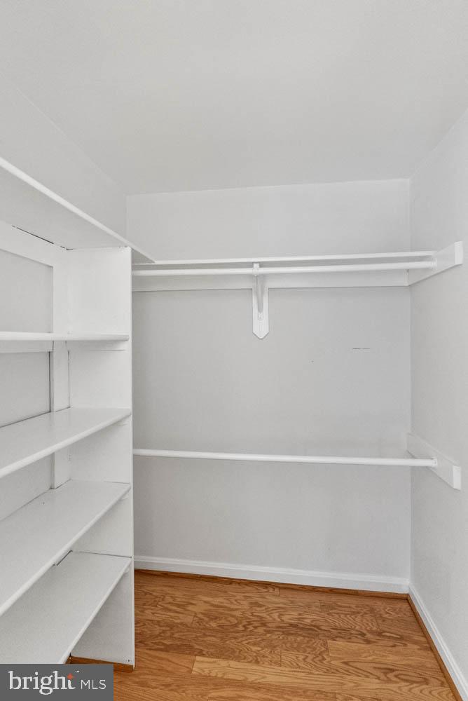 COLONIAL VILLAGE - Residential