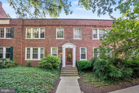 1719 N TROY STREET 400 ARLINGTON VA 22201