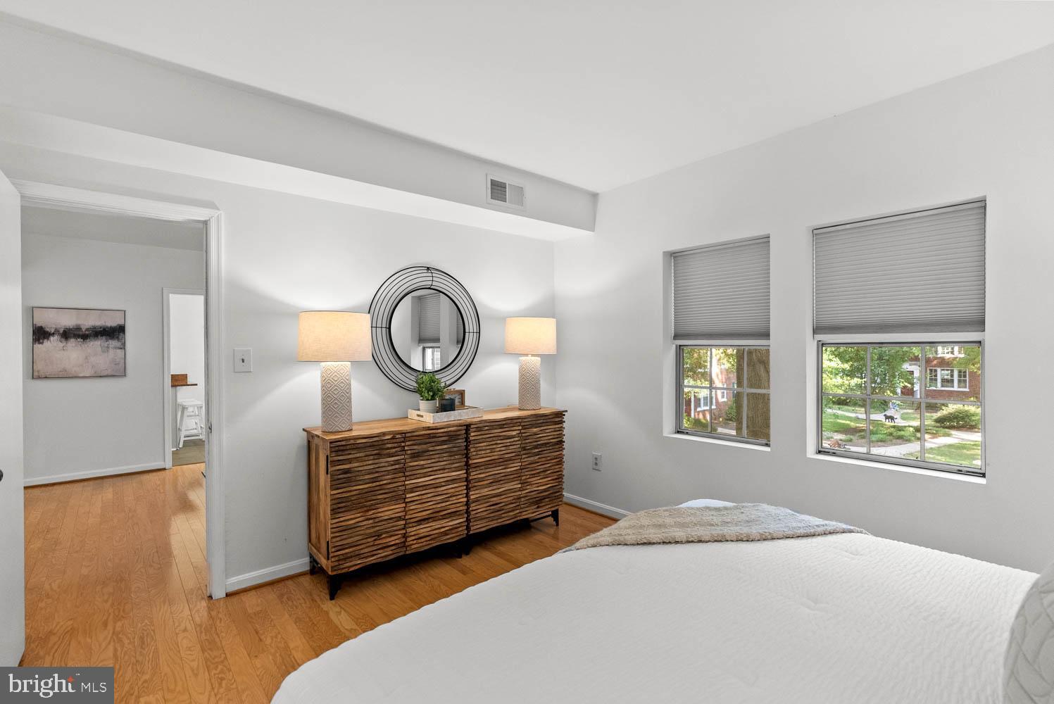 COLONIAL VILLAGE - Residential