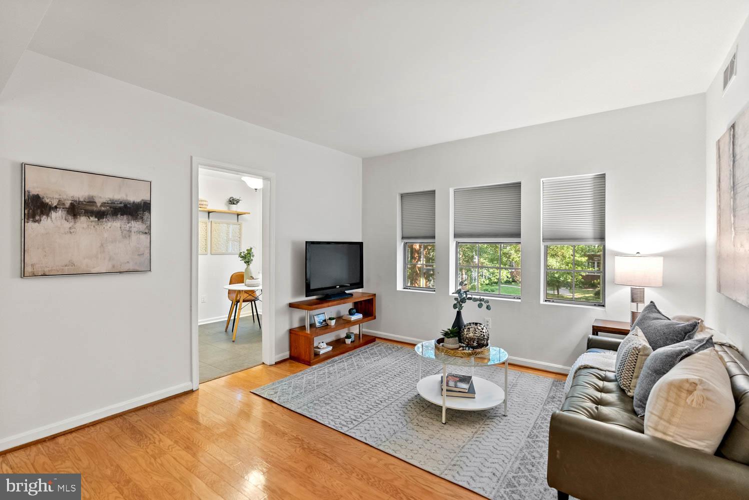 COLONIAL VILLAGE - Residential