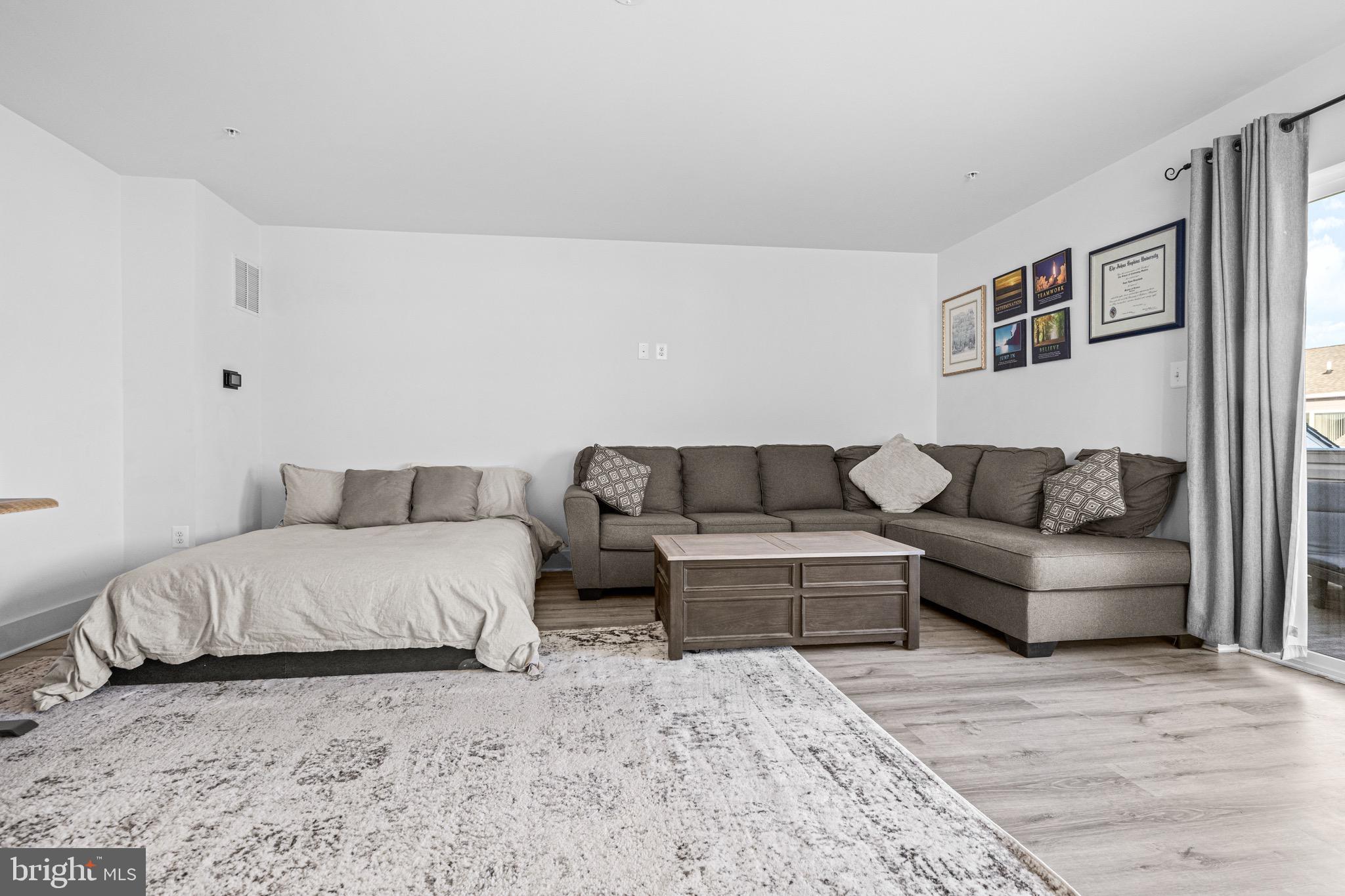 ELLENDALE - Residential