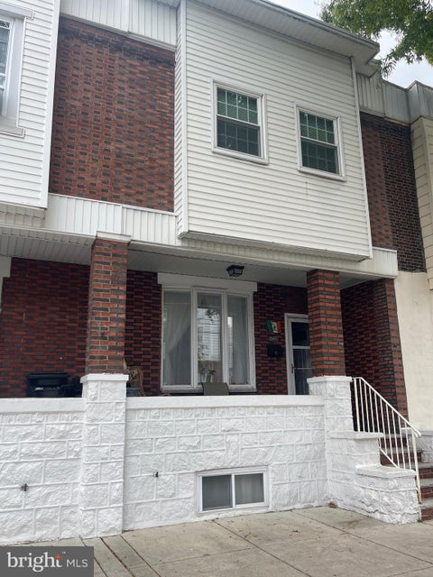 Townhouse For Sale - 2411 S 4th Street<br/> PHILADELPHIA, PA 19148