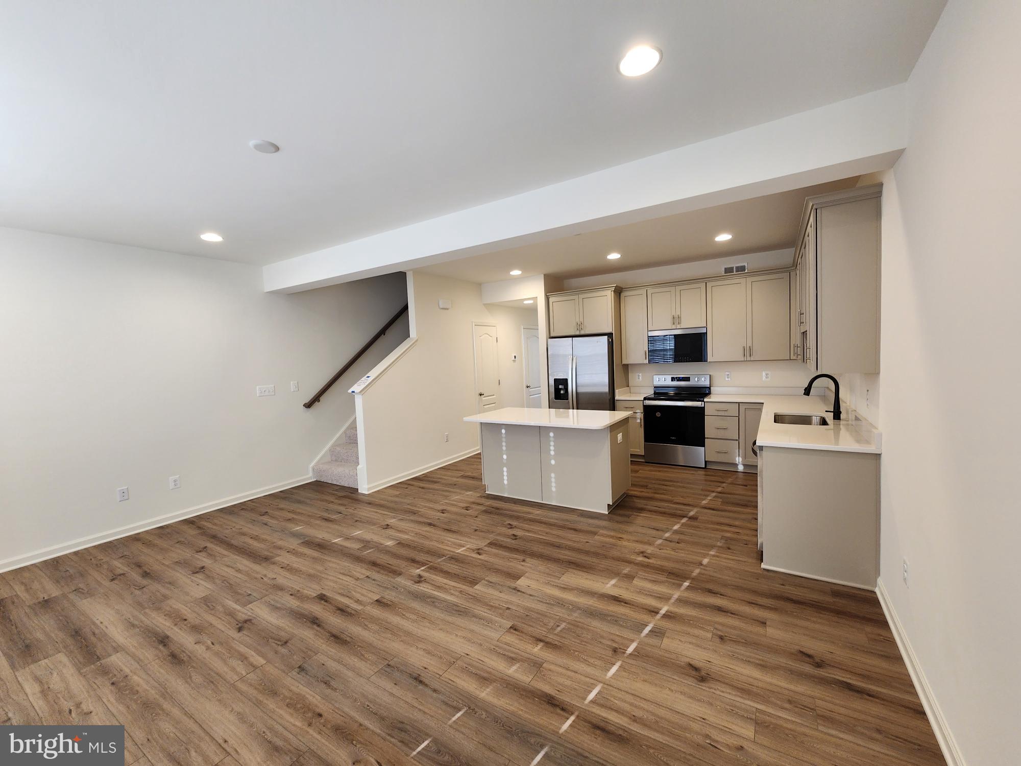 OVERLOOK AT RIVERSIDE TOWNHOMES - Residential Lease