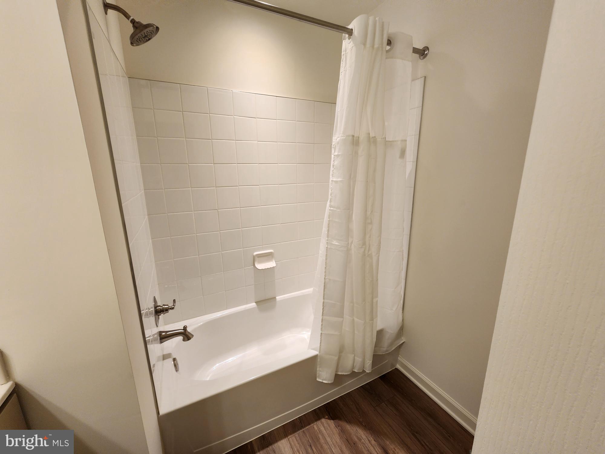 OVERLOOK AT RIVERSIDE TOWNHOMES - Residential Lease