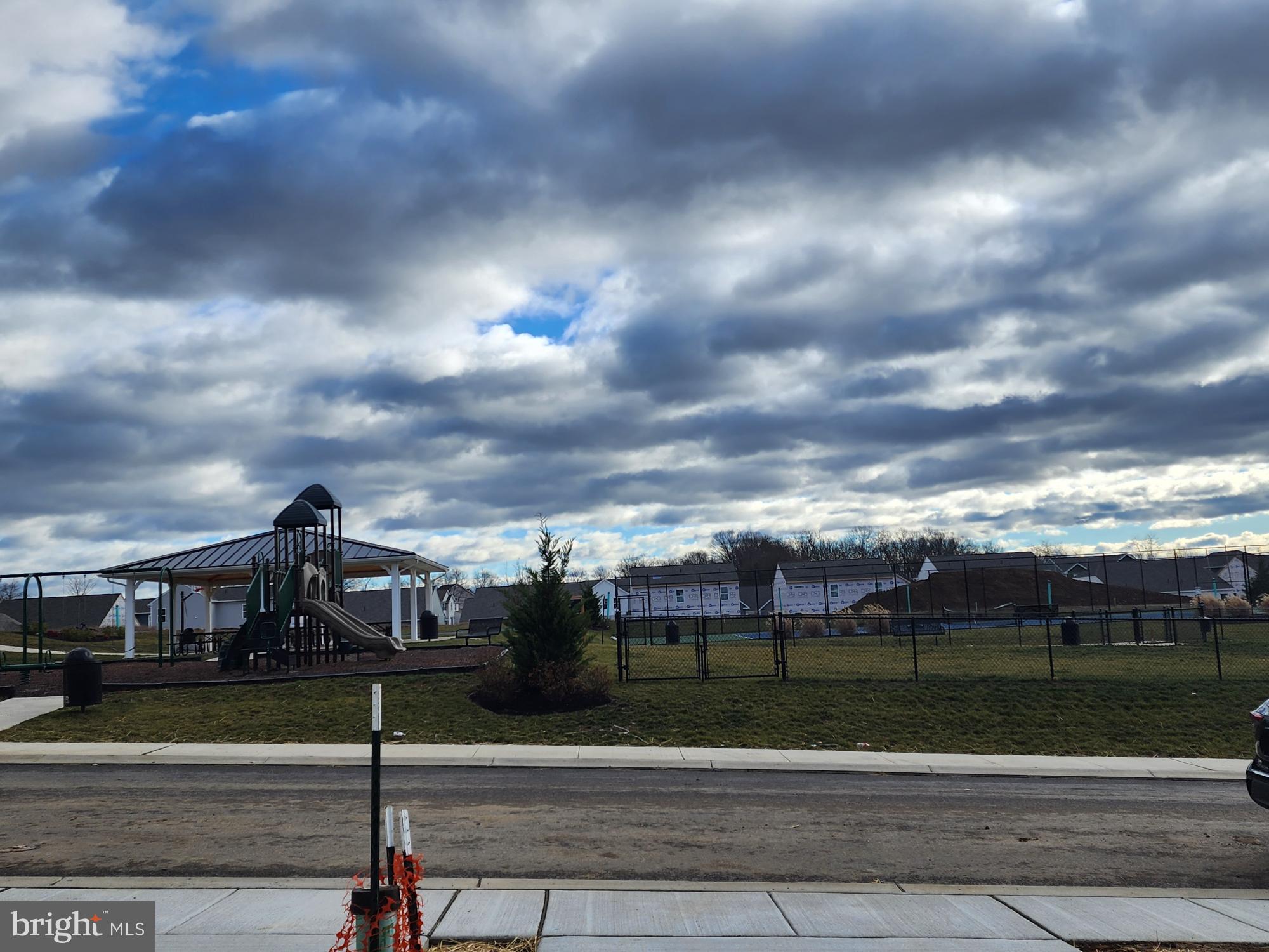 OVERLOOK AT RIVERSIDE TOWNHOMES - Residential Lease