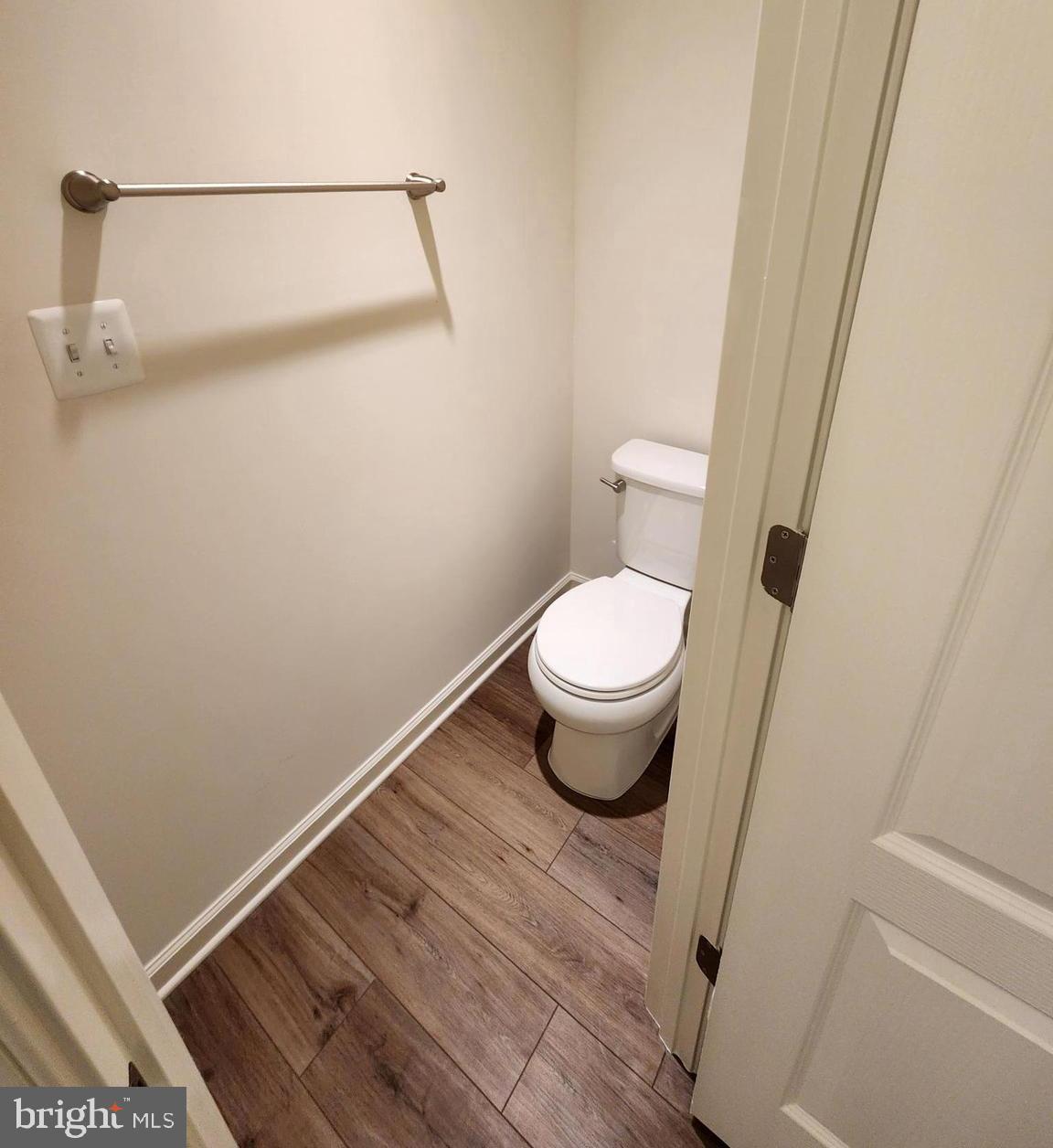 OVERLOOK AT RIVERSIDE TOWNHOMES - Residential Lease