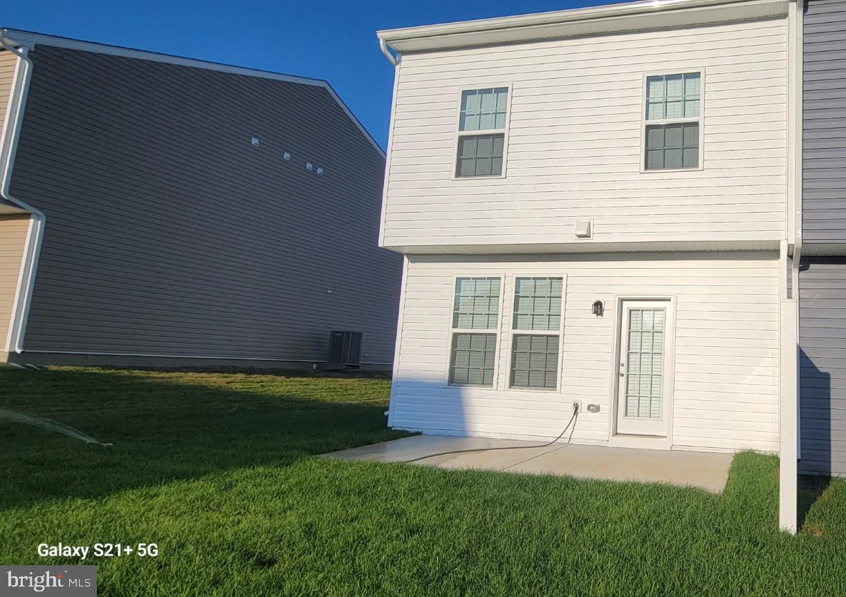 OVERLOOK AT RIVERSIDE TOWNHOMES - Residential Lease