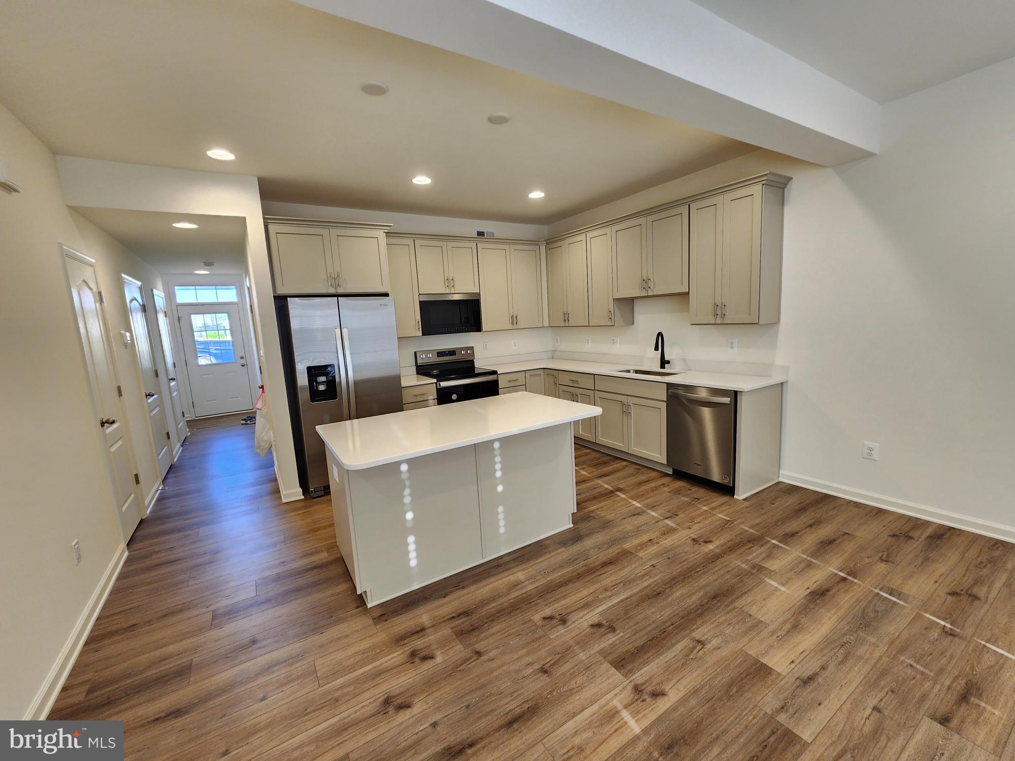 OVERLOOK AT RIVERSIDE TOWNHOMES - Residential Lease