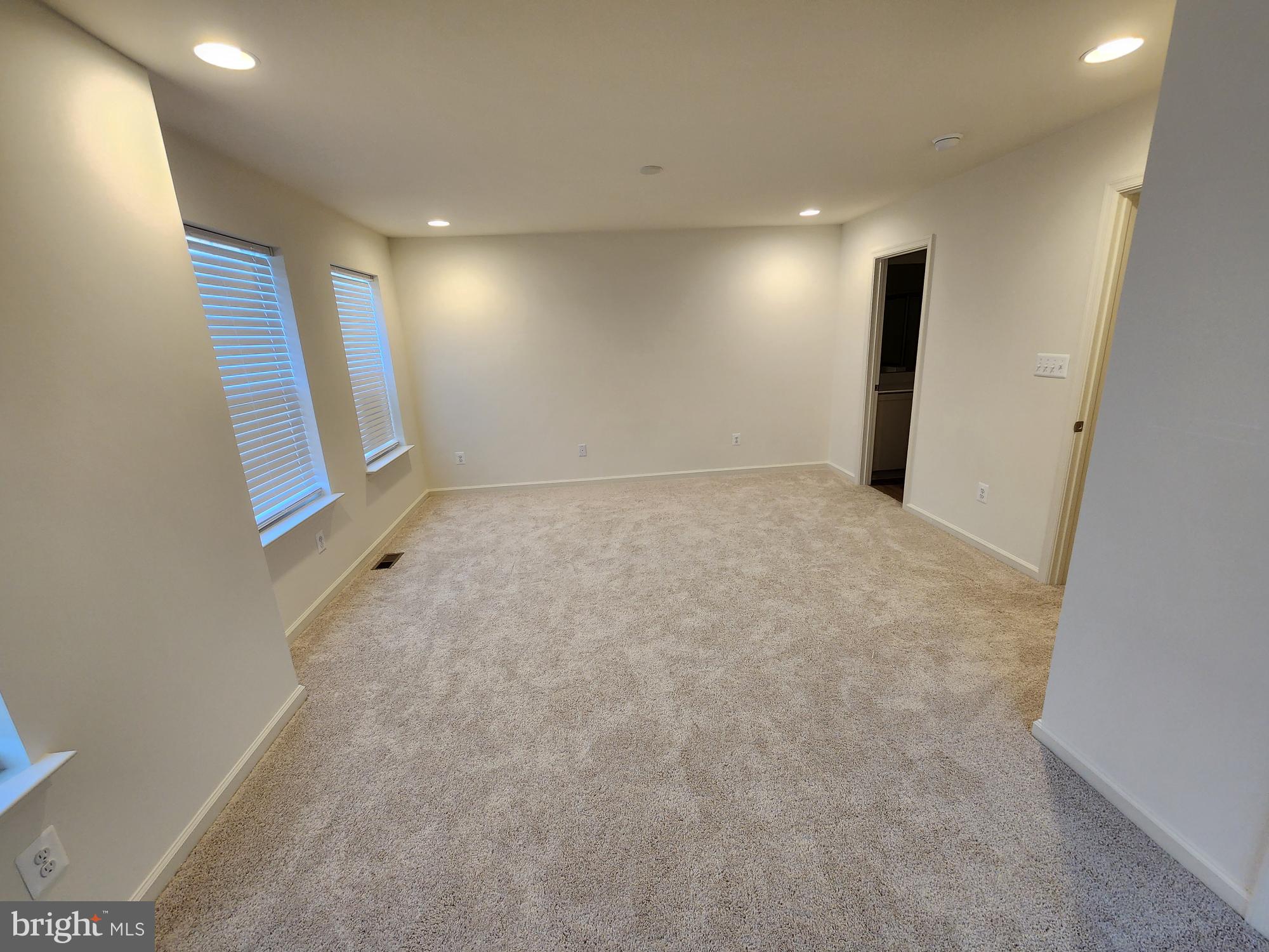 OVERLOOK AT RIVERSIDE TOWNHOMES - Residential Lease