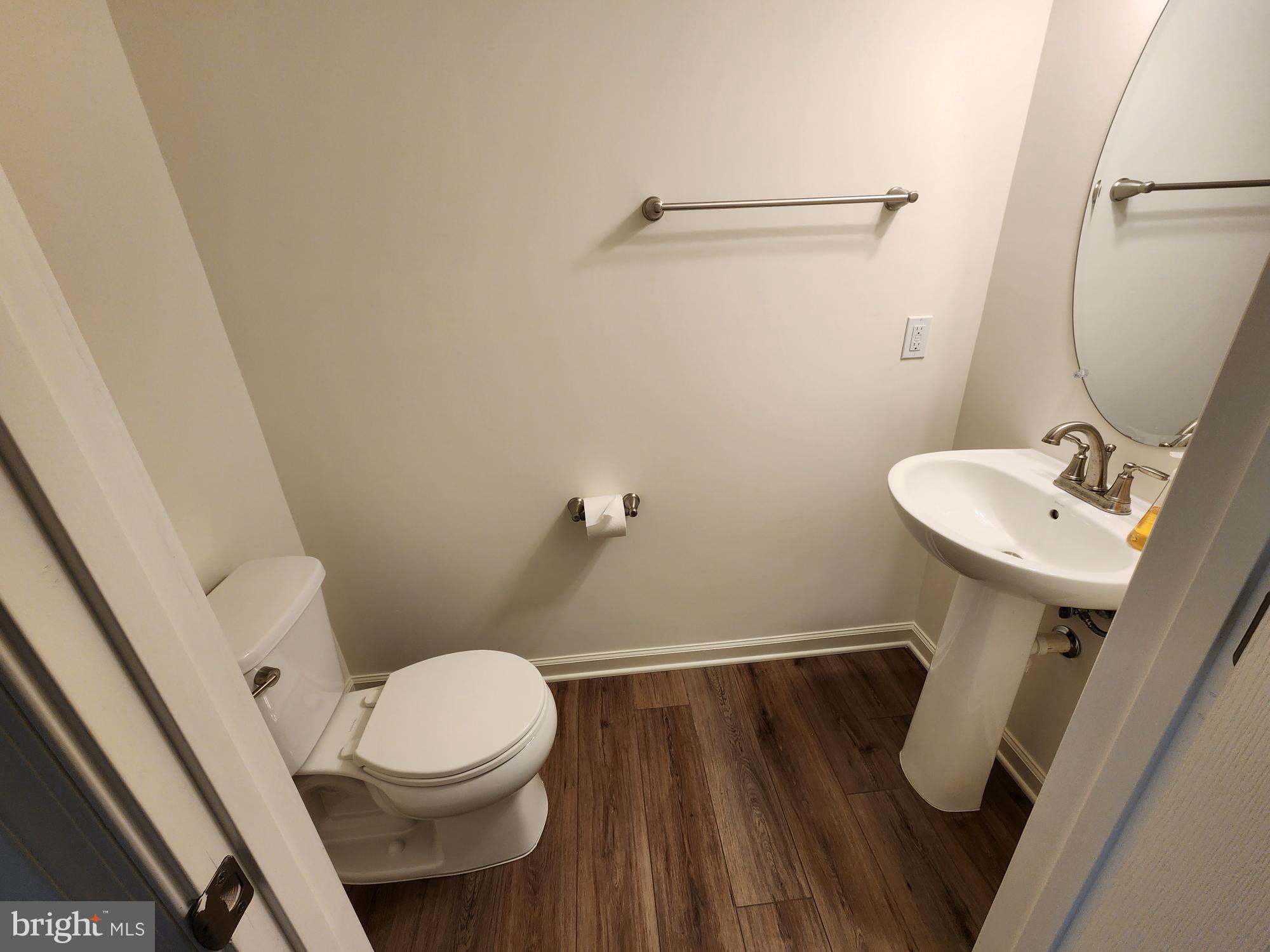 OVERLOOK AT RIVERSIDE TOWNHOMES - Residential Lease