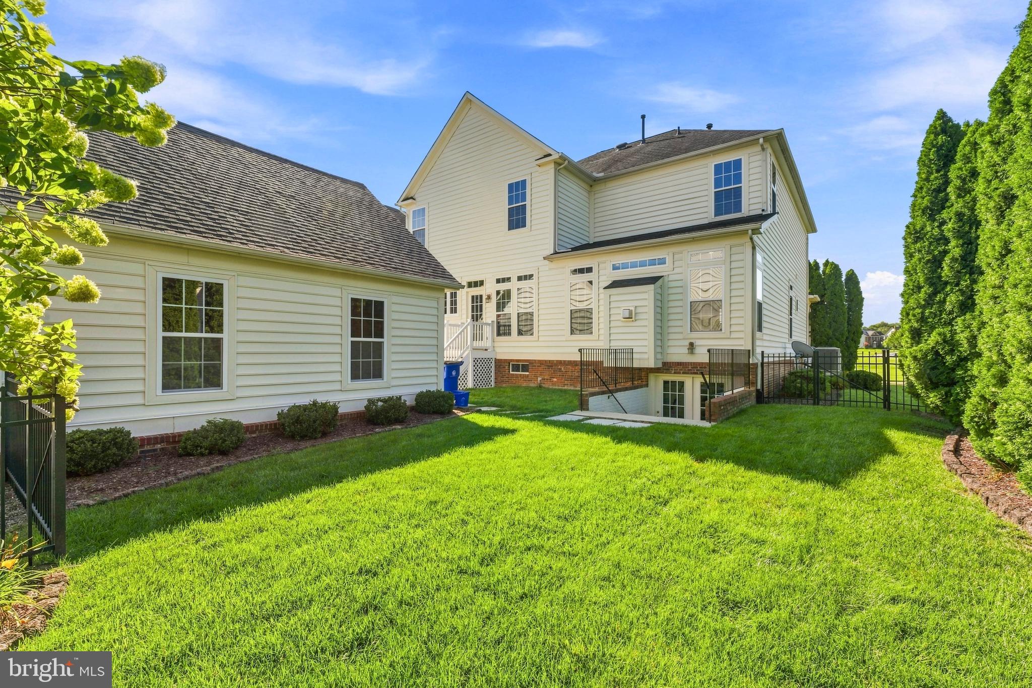 5520 ADAMSTOWN COMMONS DRIVE