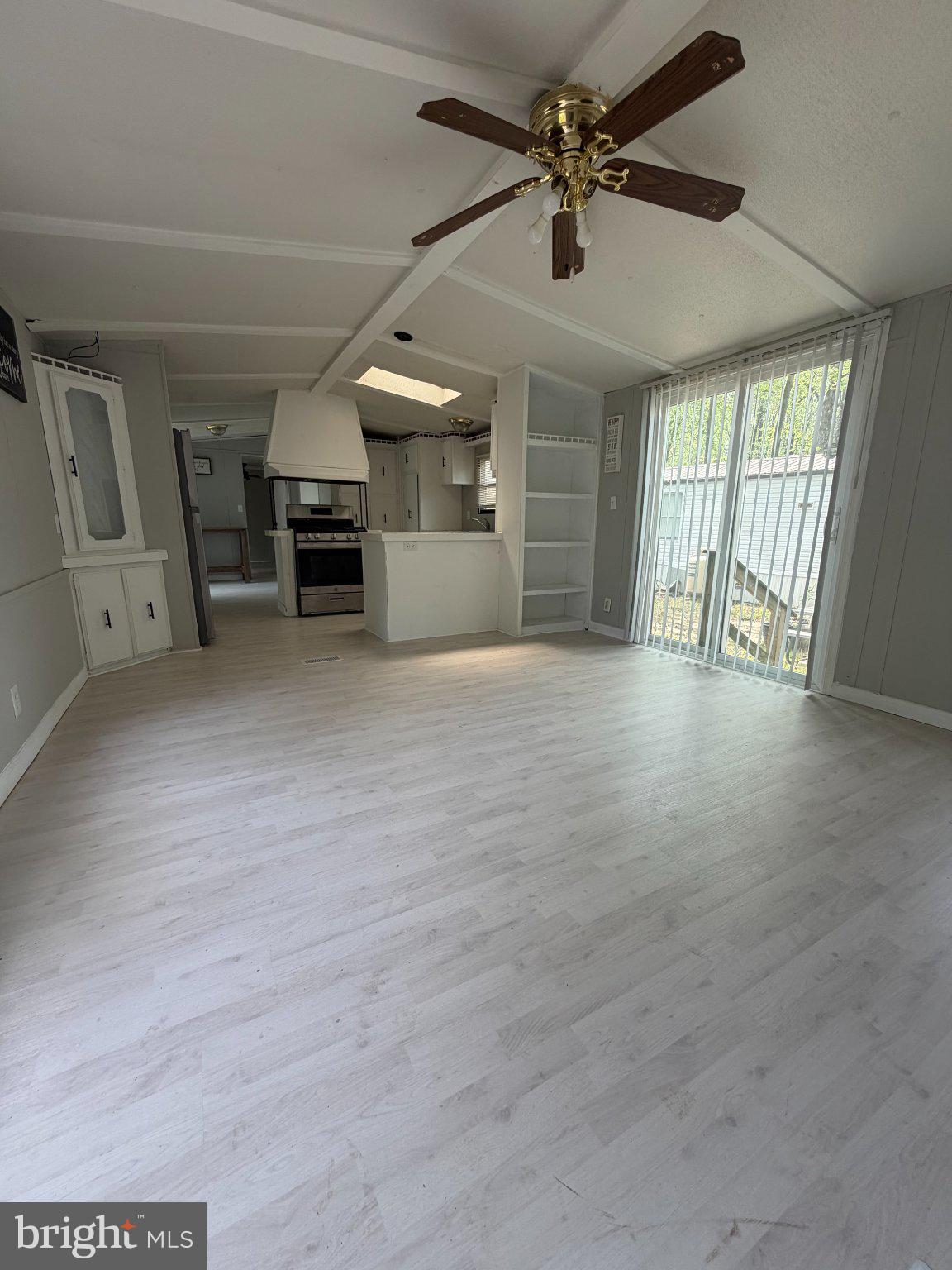 206 HEMLOCK WAY 206-B