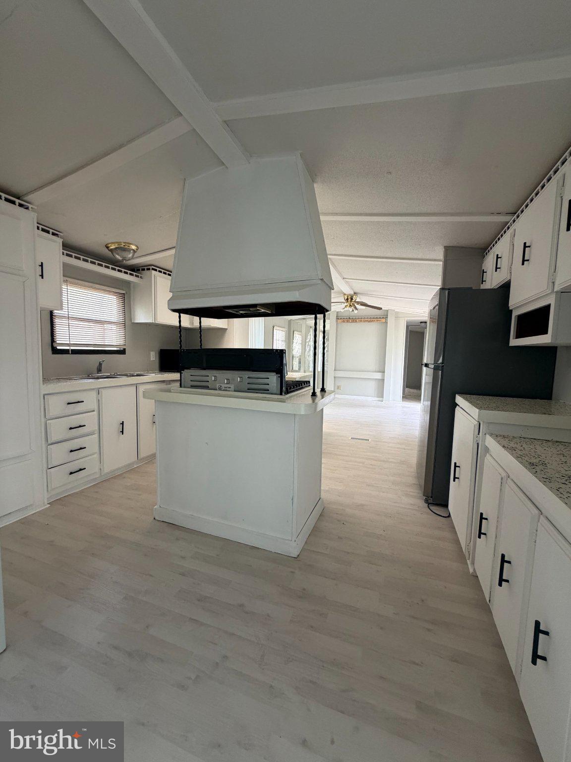 206 HEMLOCK WAY 206-B