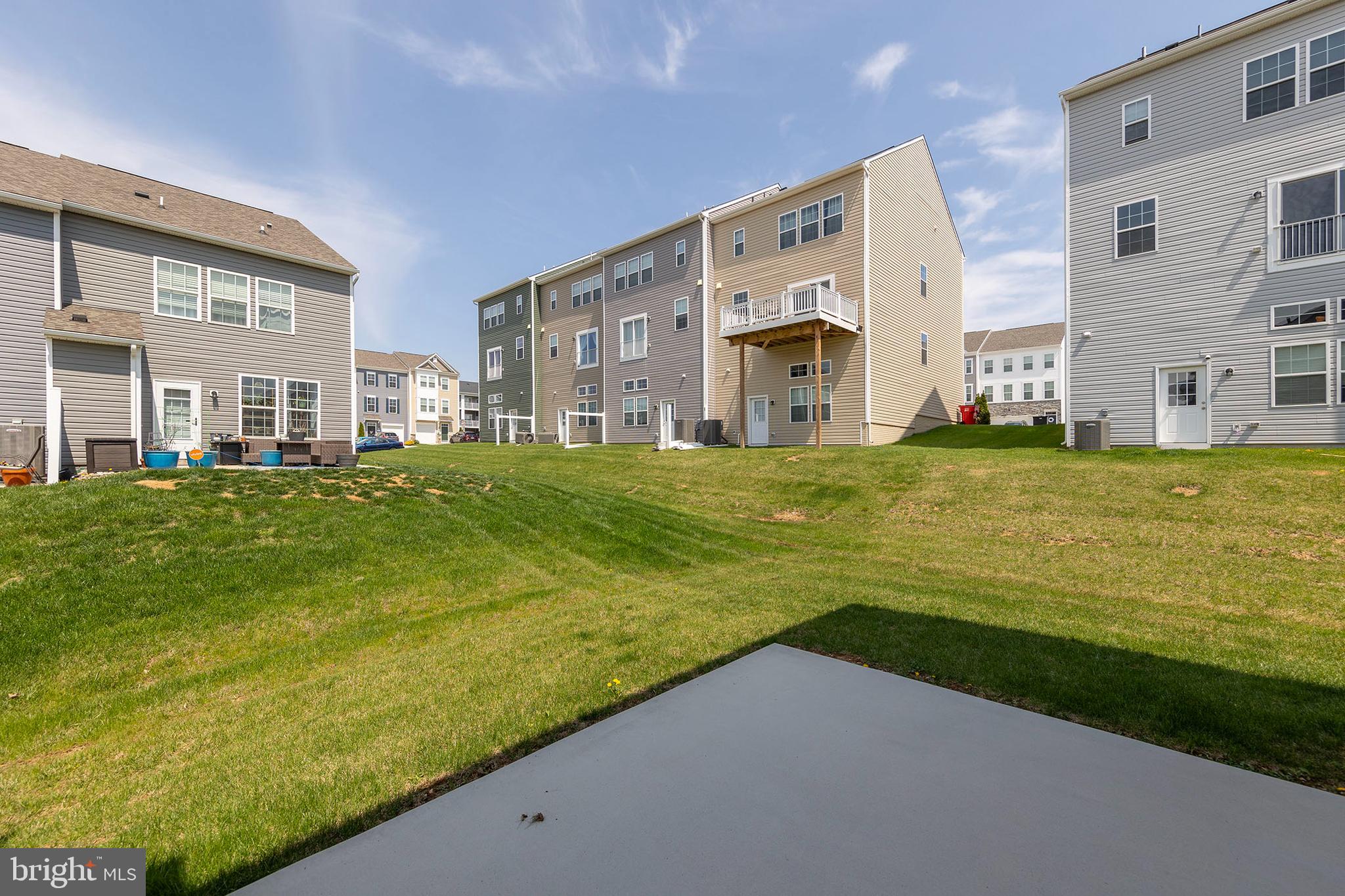 OVERLOOK AT RIVERSIDE TOWNHOMES - Residential