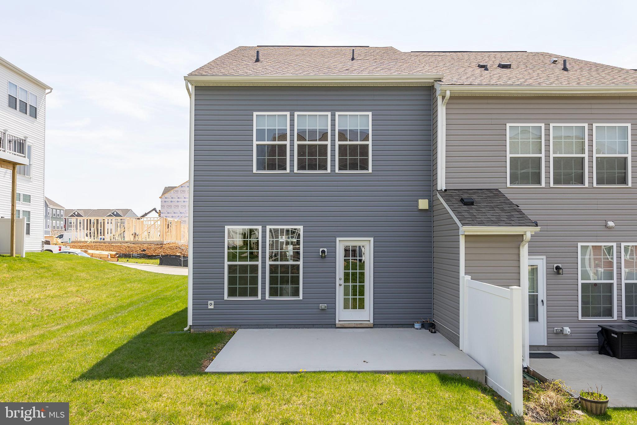 OVERLOOK AT RIVERSIDE TOWNHOMES - Residential