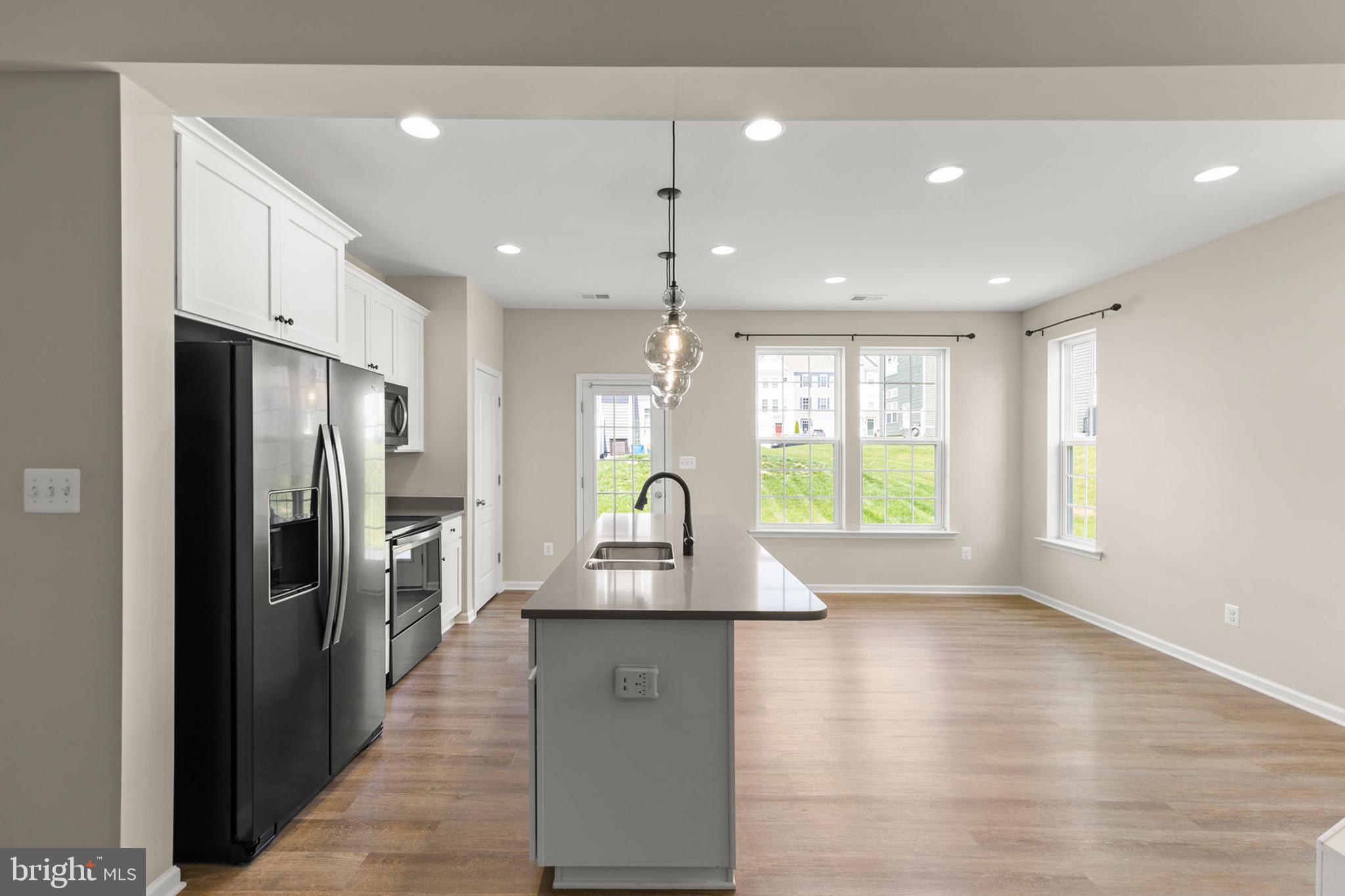 OVERLOOK AT RIVERSIDE TOWNHOMES - Residential