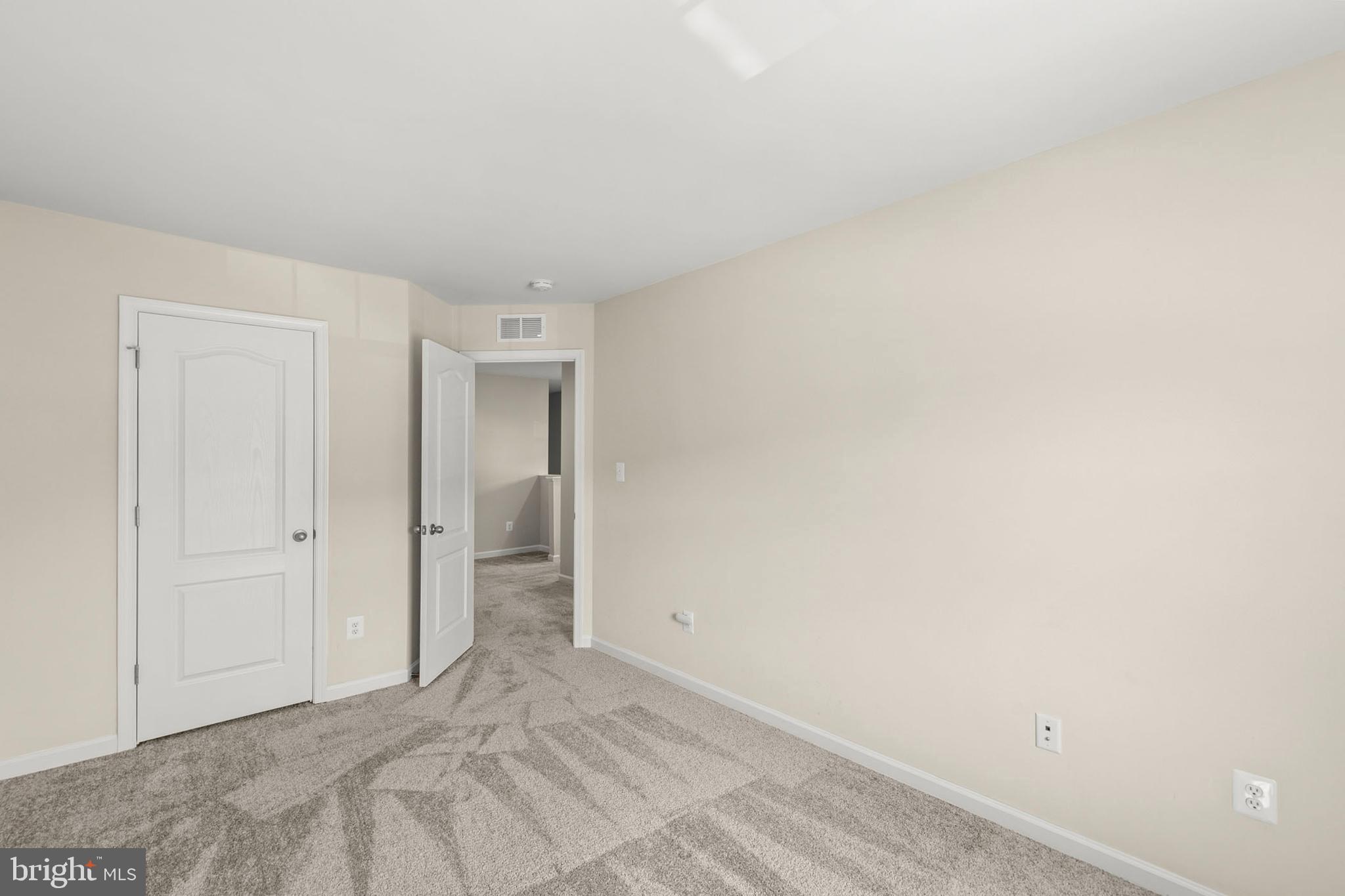 OVERLOOK AT RIVERSIDE TOWNHOMES - Residential