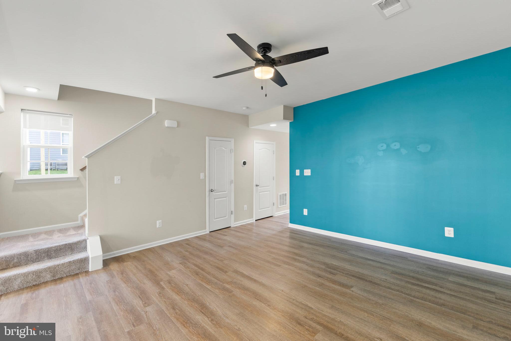 OVERLOOK AT RIVERSIDE TOWNHOMES - Residential