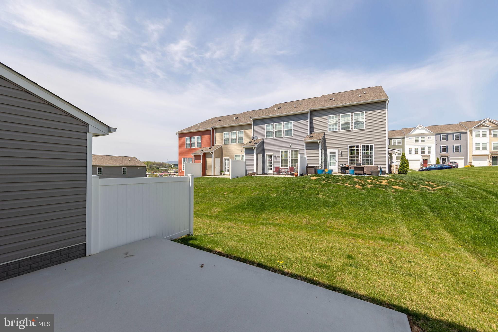 OVERLOOK AT RIVERSIDE TOWNHOMES - Residential