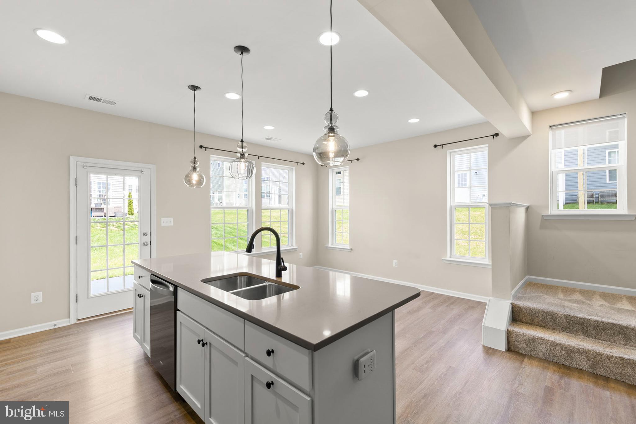 OVERLOOK AT RIVERSIDE TOWNHOMES - Residential