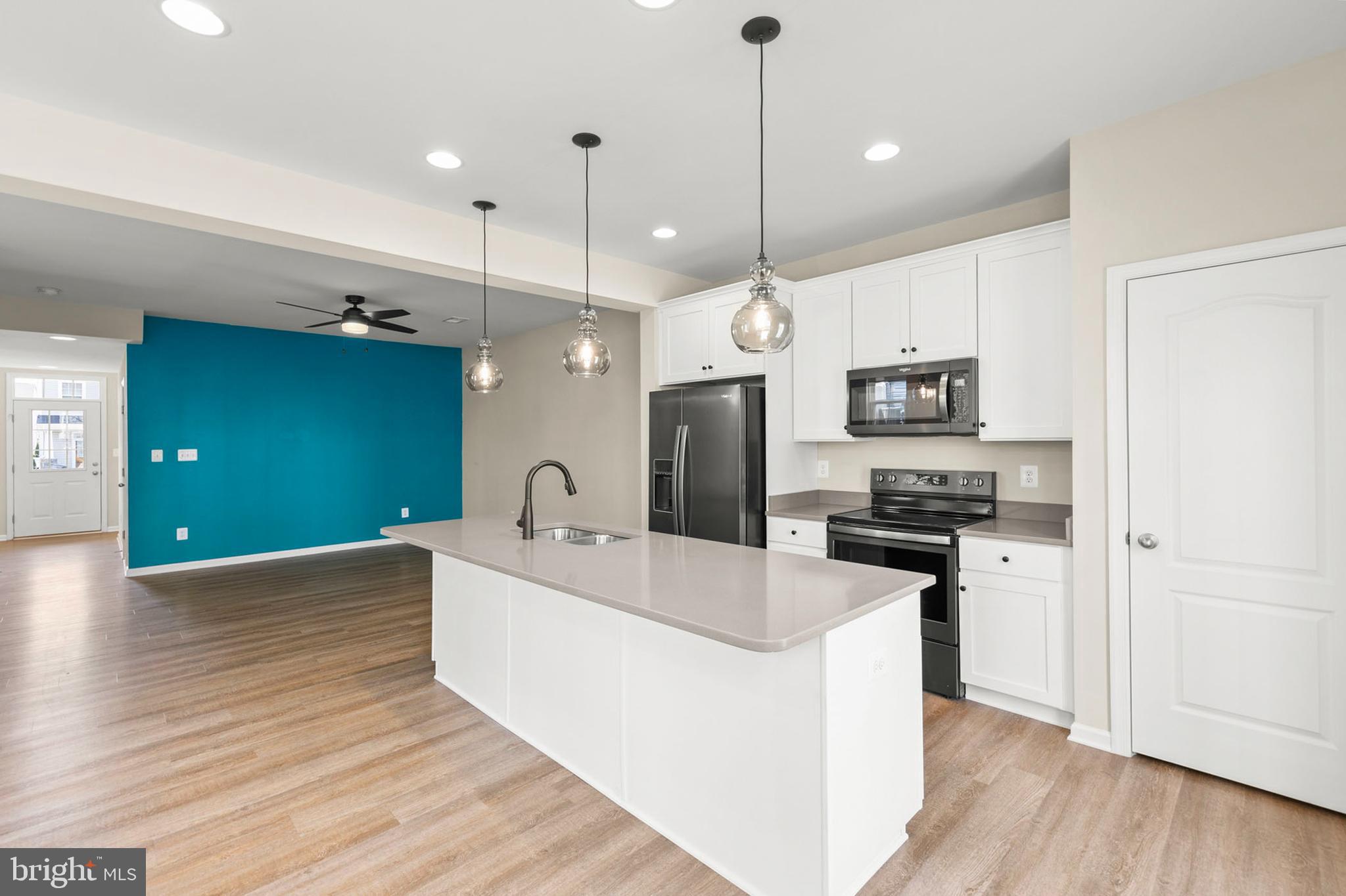 OVERLOOK AT RIVERSIDE TOWNHOMES - Residential