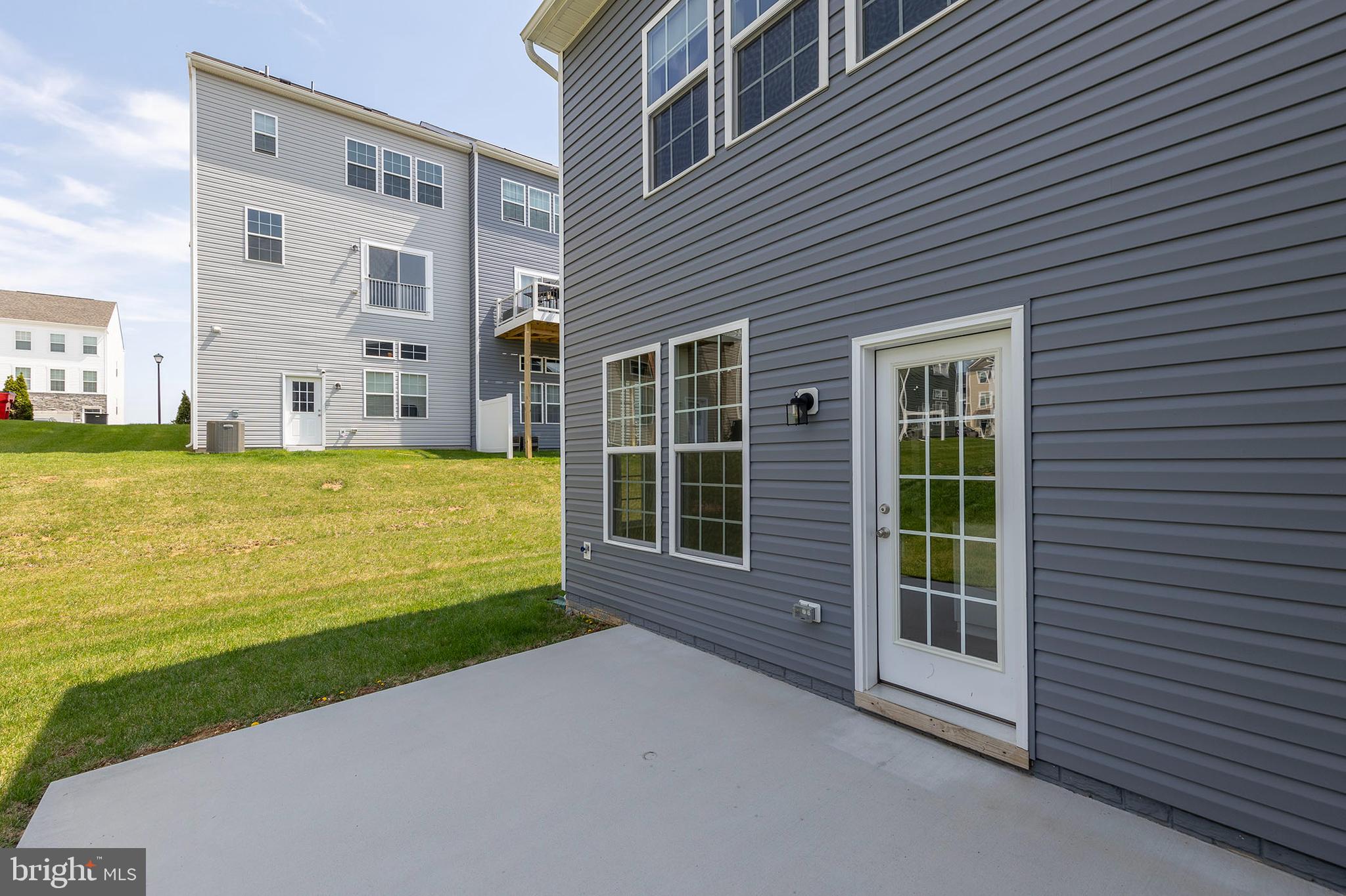 OVERLOOK AT RIVERSIDE TOWNHOMES - Residential