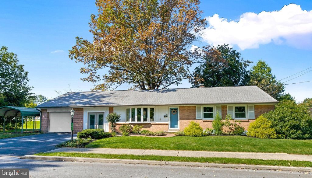 Photo of 502 S WALNUT ST, LITITZ, PA 17543 (MLS # PALA2041712)