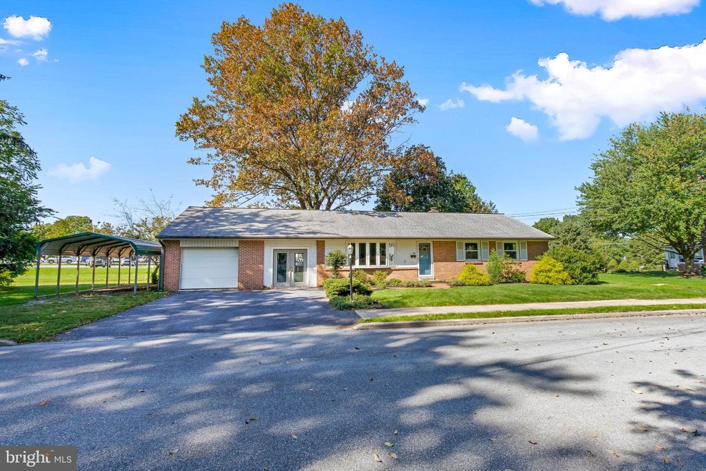 Photo of 502 S WALNUT ST, LITITZ, PA 17543 (MLS # PALA2041712)