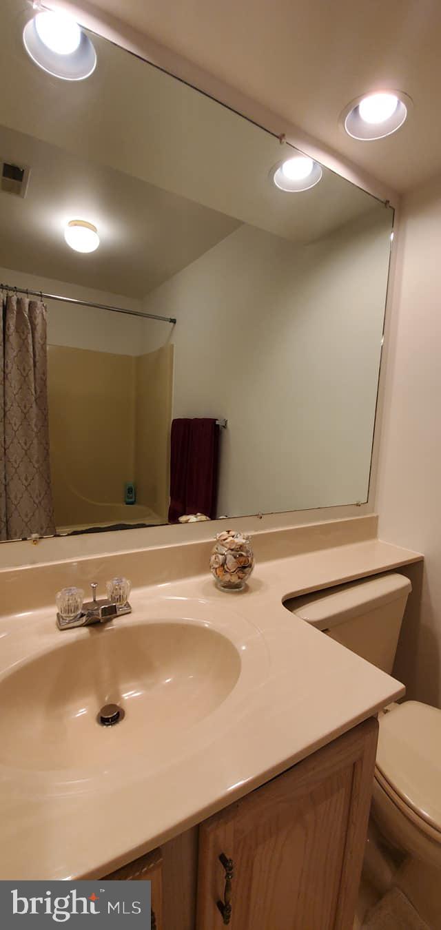 VILLAGE OF THOMAS RUN - Residential