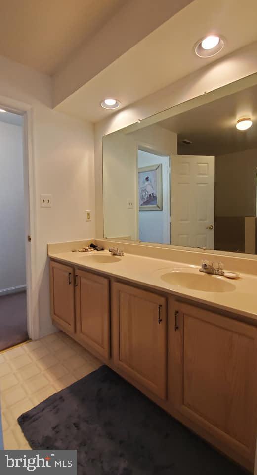 VILLAGE OF THOMAS RUN - Residential