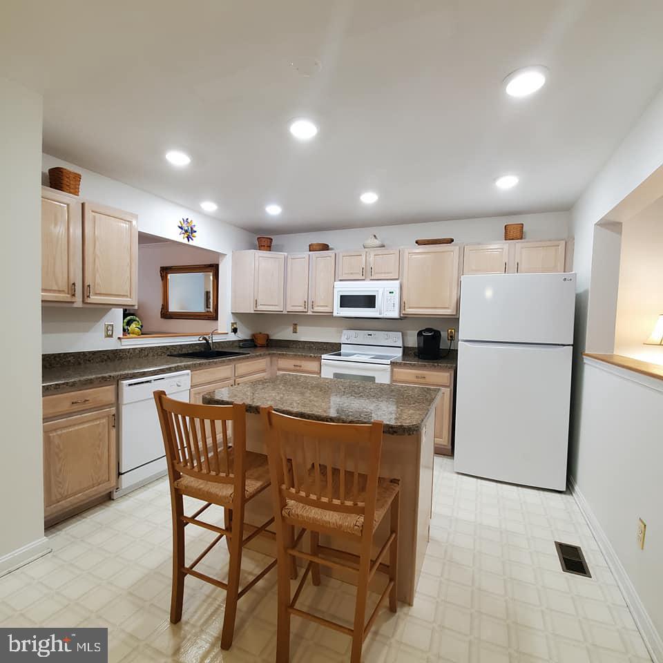 VILLAGE OF THOMAS RUN - Residential