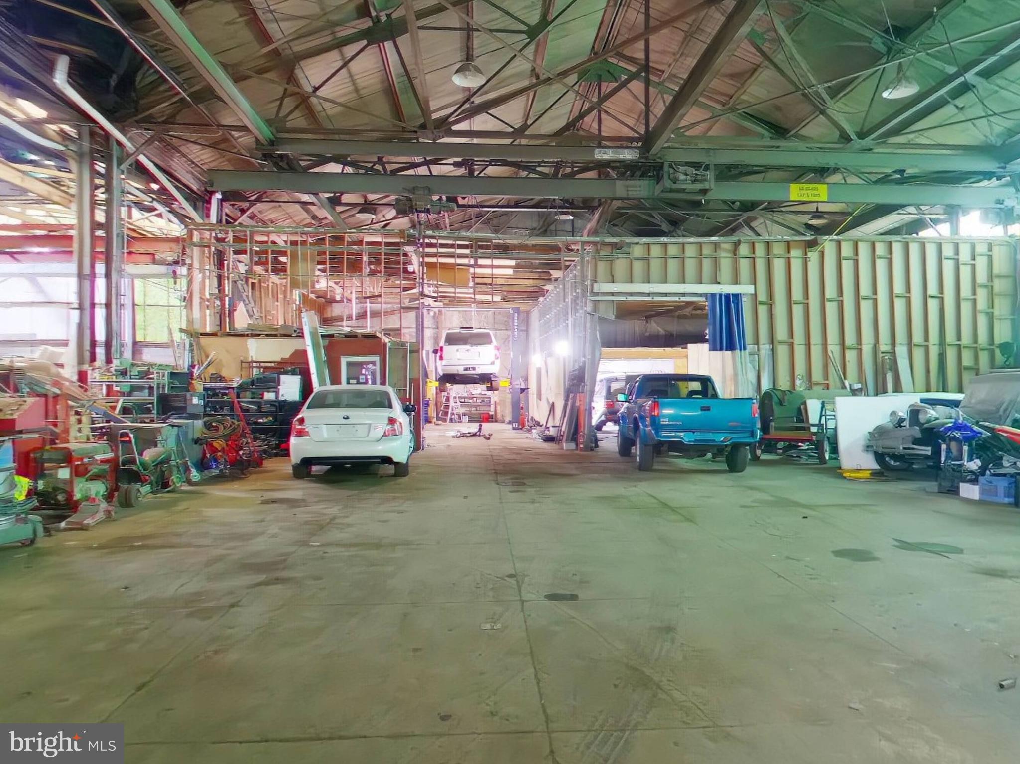 EAST FALLS - Commercial Sale