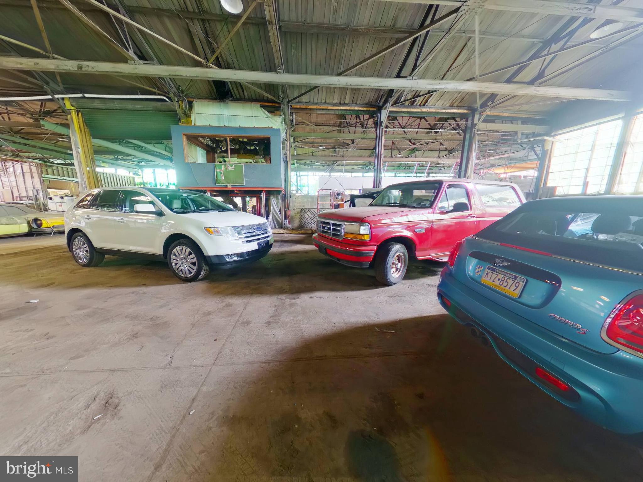 EAST FALLS - Commercial Sale