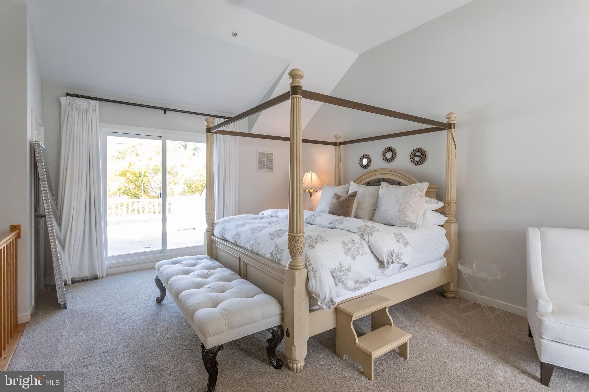 CLARENDON PARK - Residential