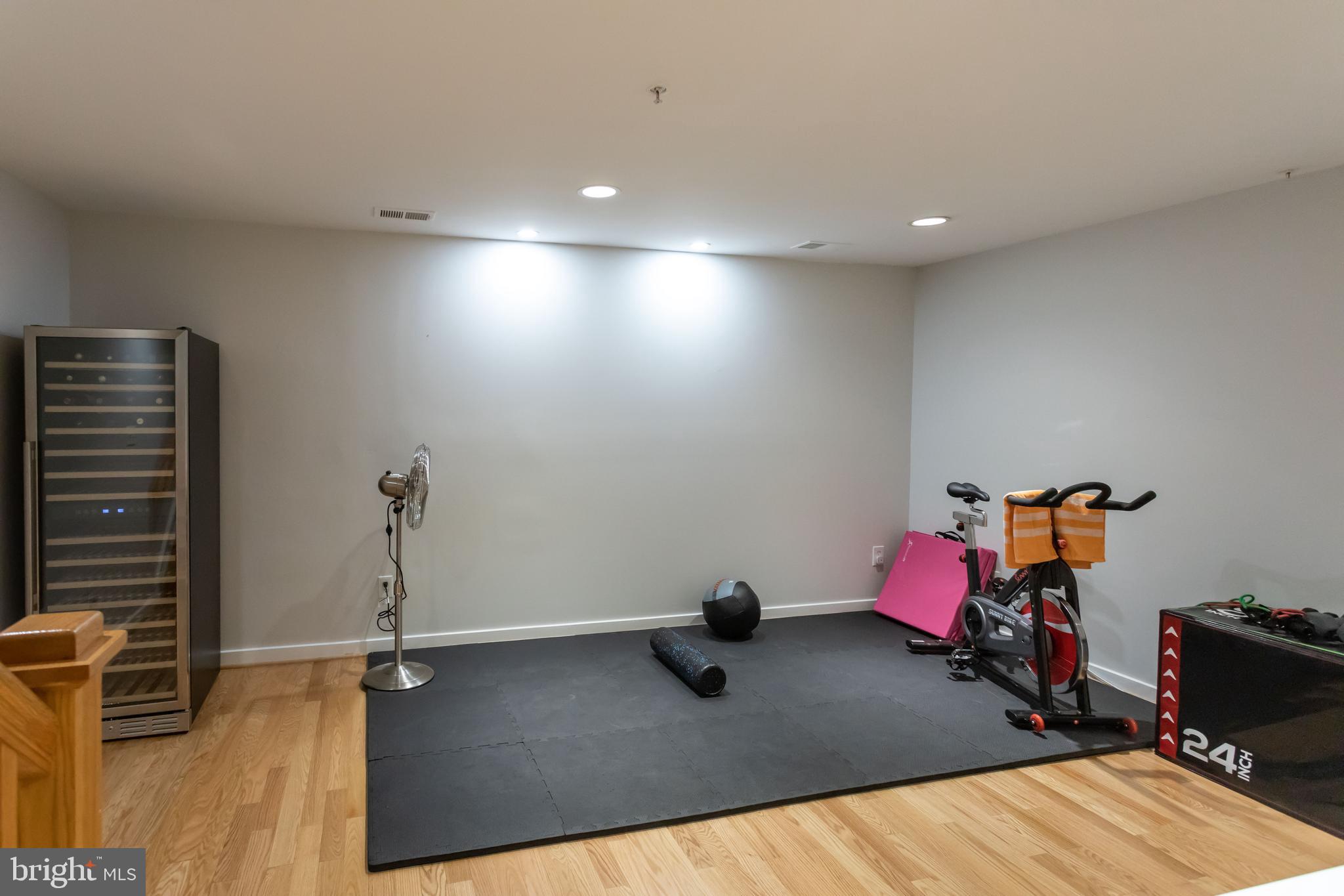 CLARENDON PARK - Residential