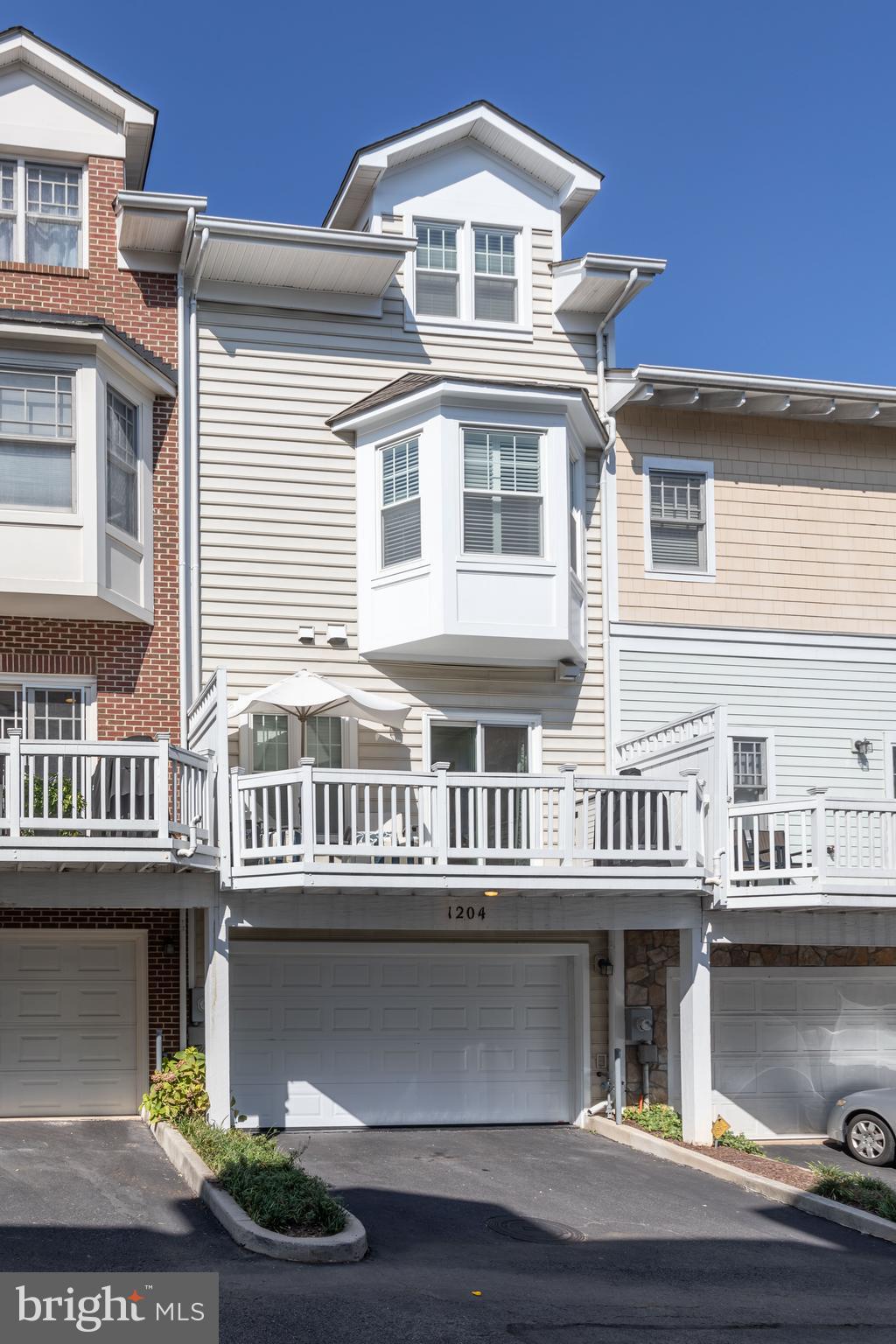 CLARENDON PARK - Residential