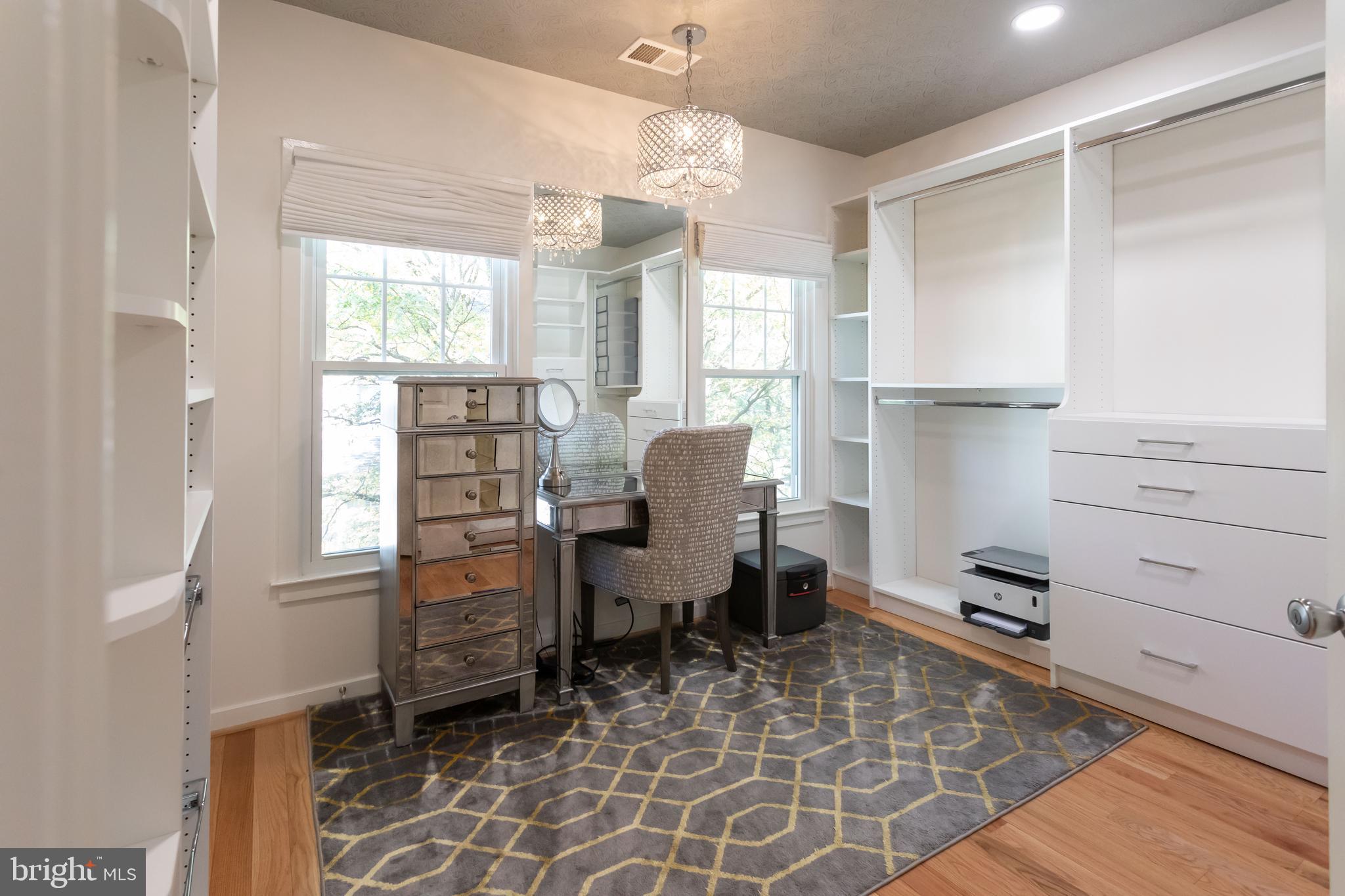 CLARENDON PARK - Residential