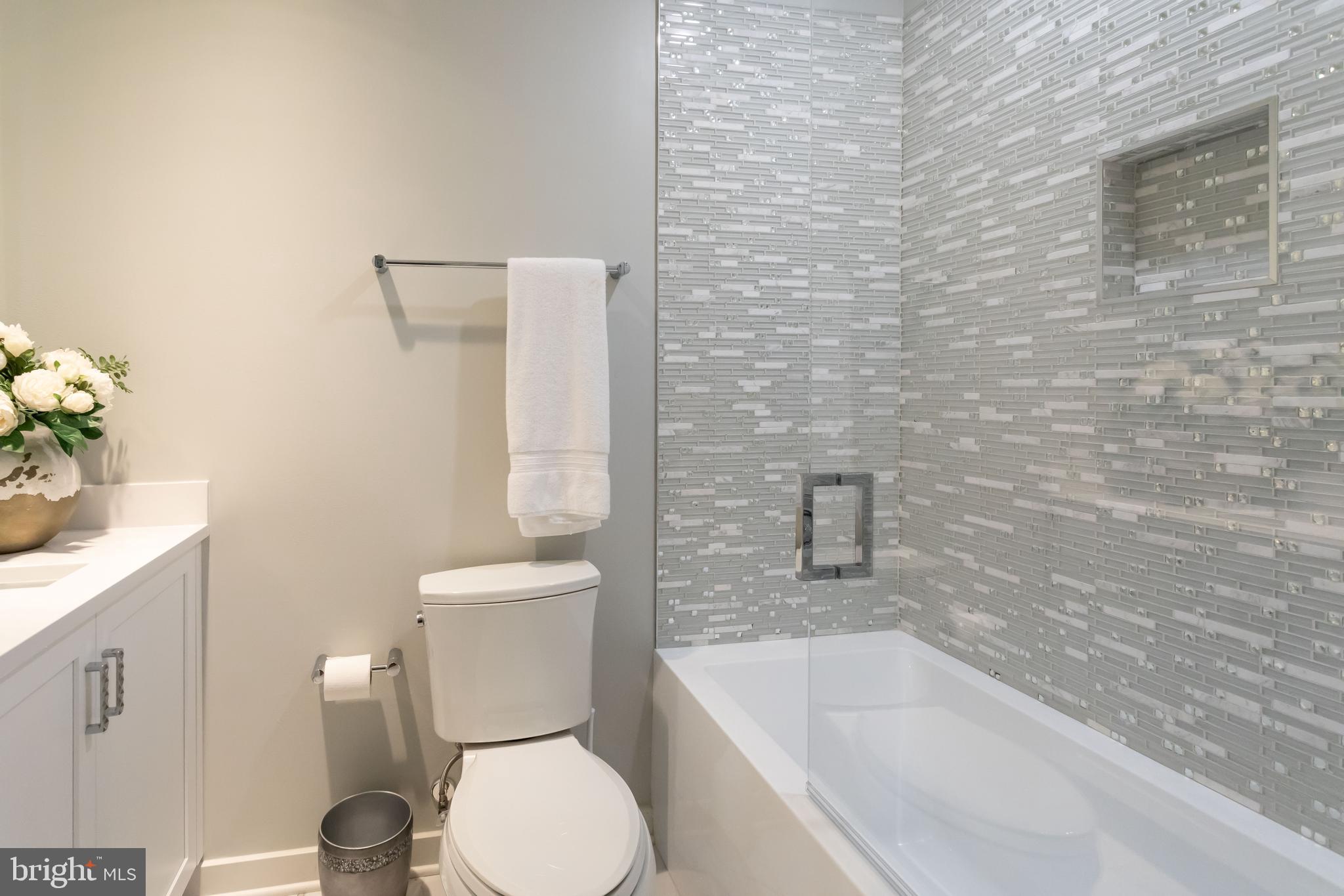 CLARENDON PARK - Residential