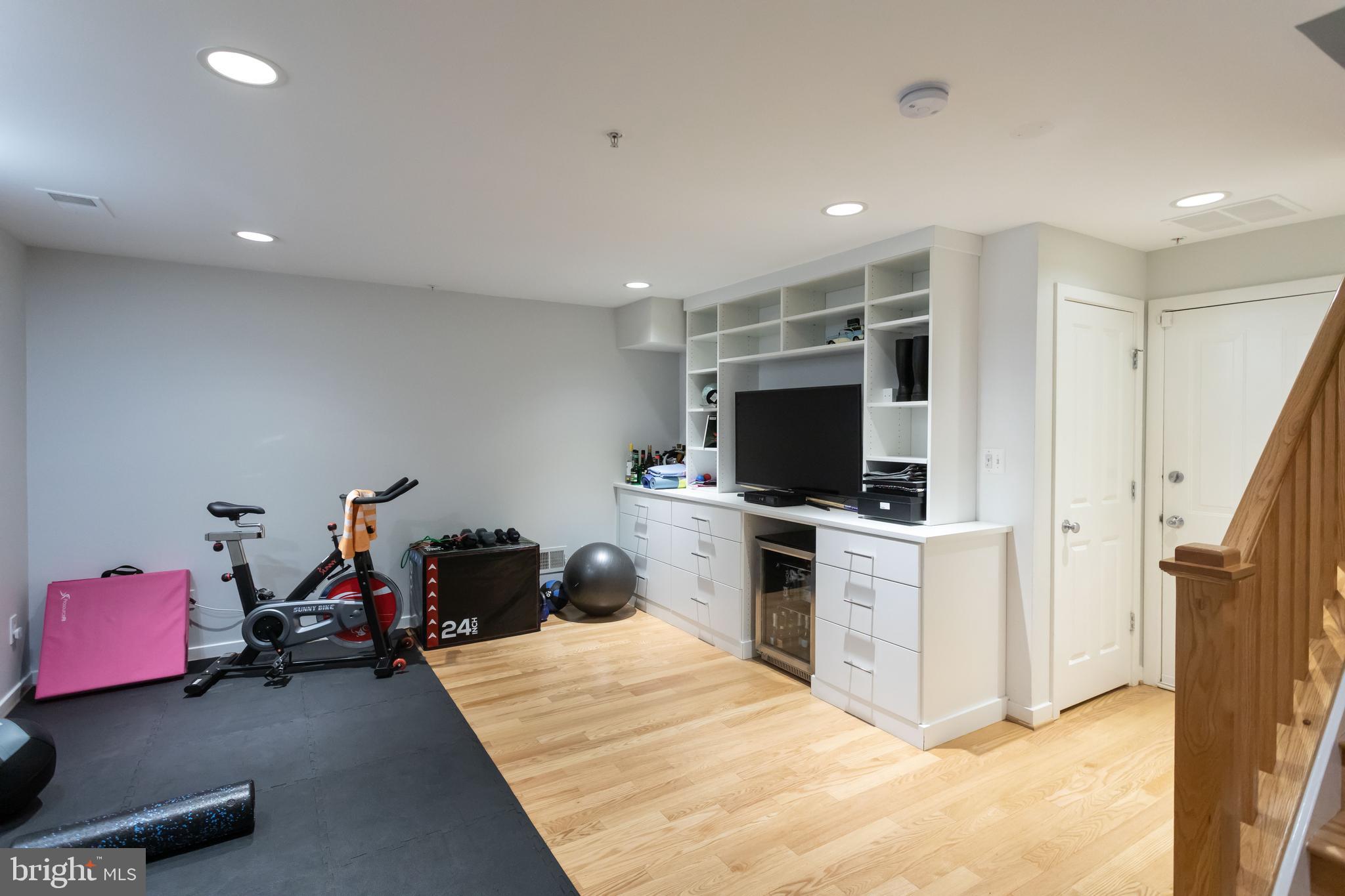 CLARENDON PARK - Residential