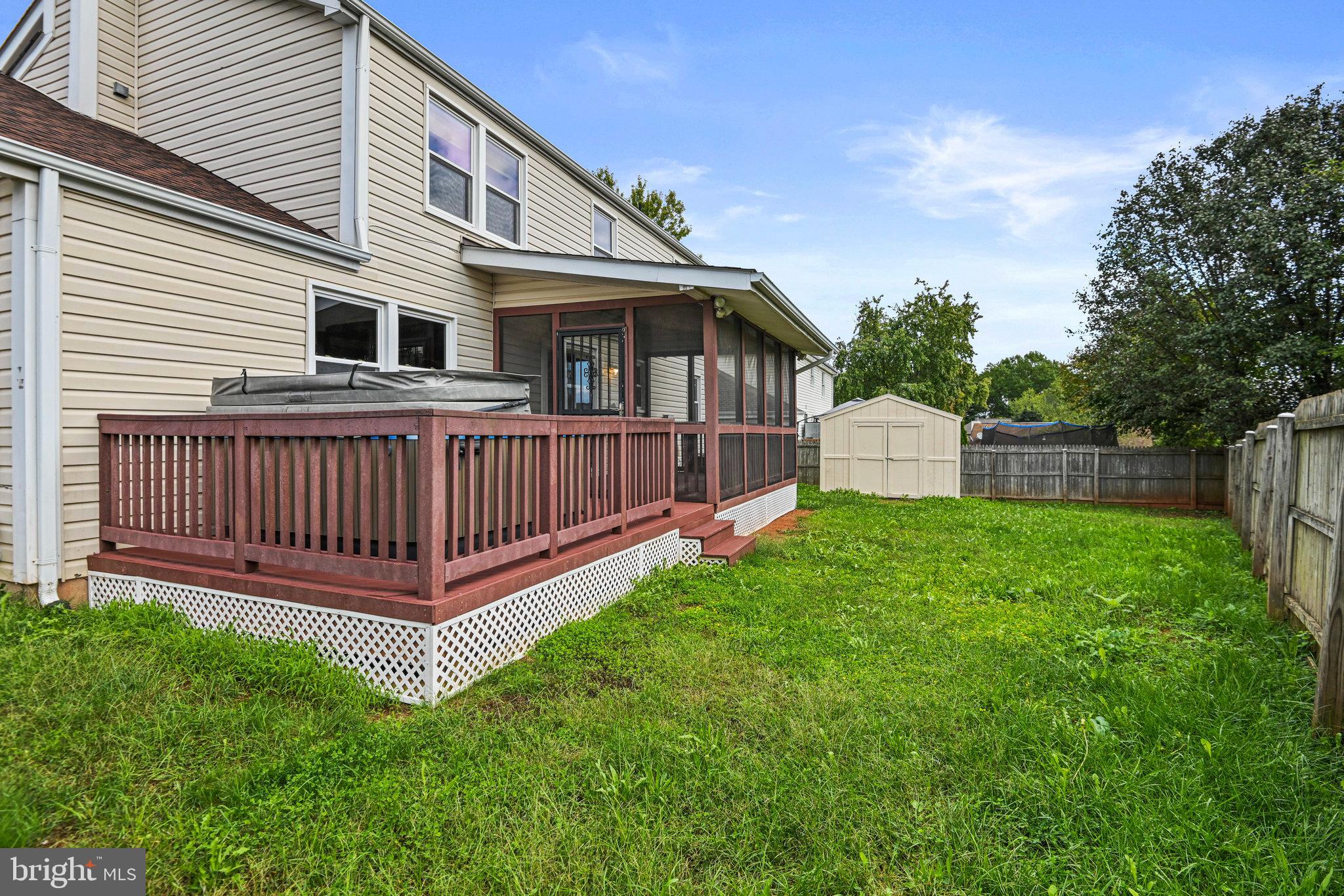 SENECA CHASE - Residential