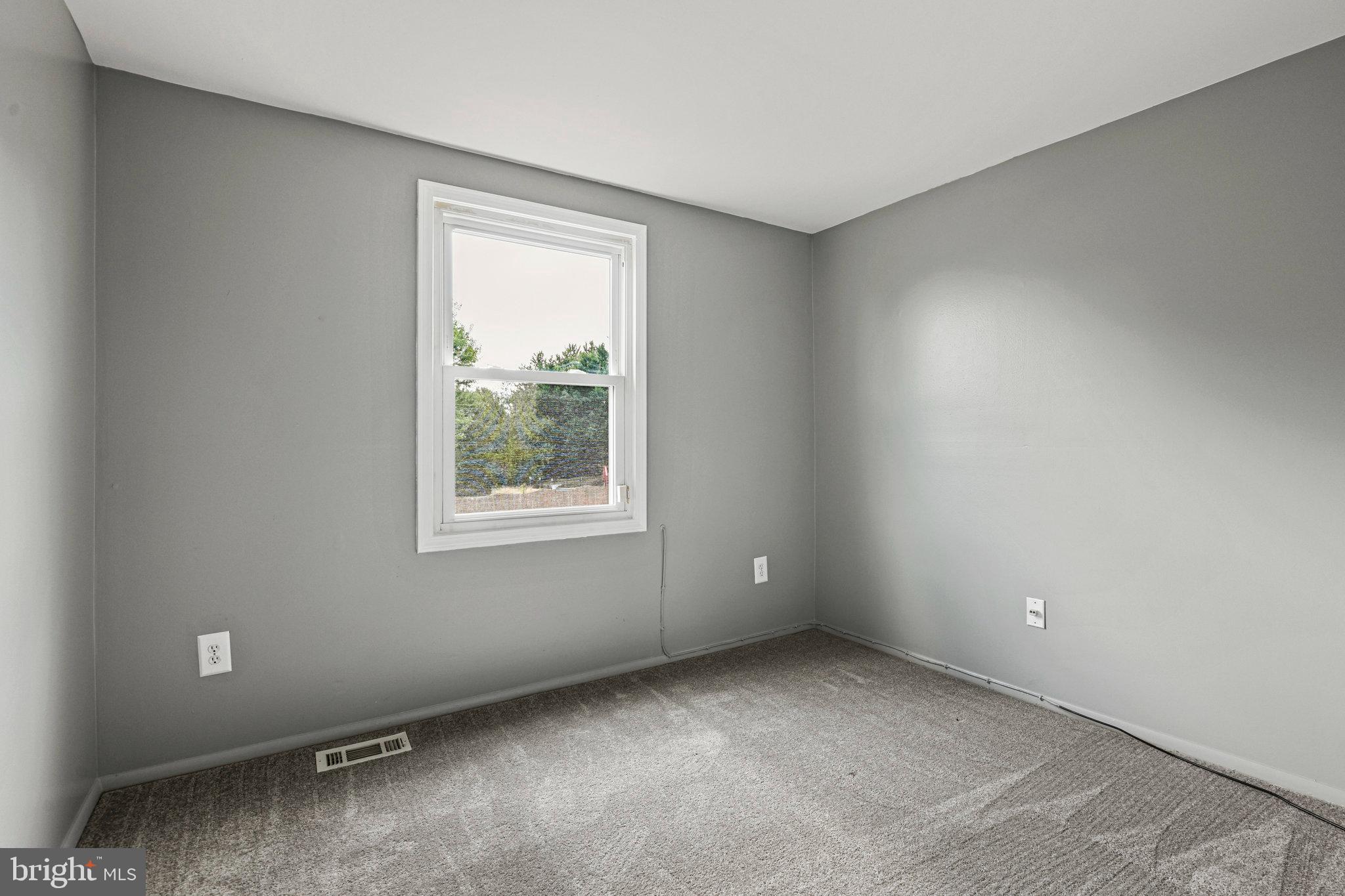 SENECA CHASE - Residential