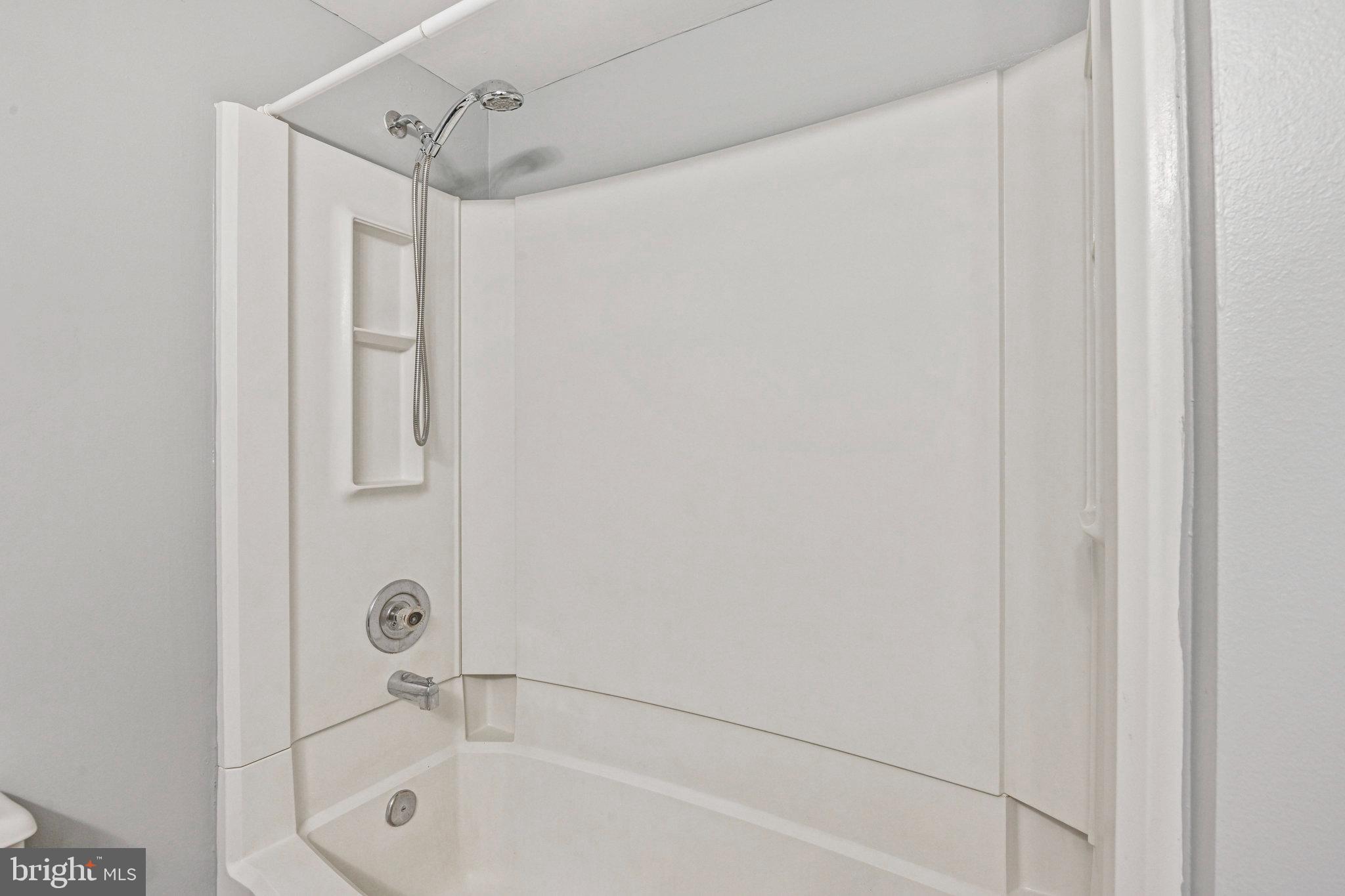 SENECA CHASE - Residential